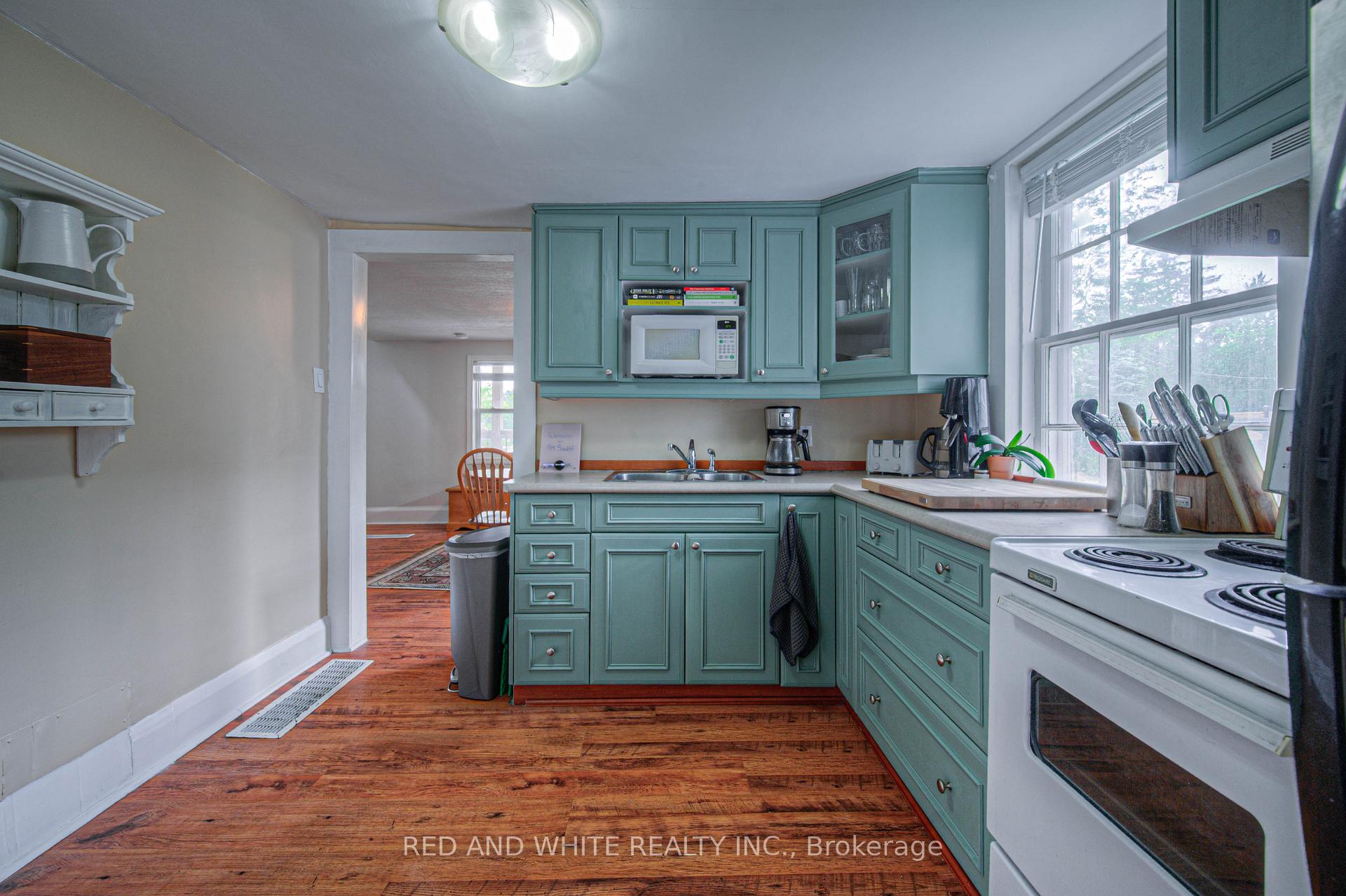 Photo 17 of 94 South Drive S, Kitchener, Southdale — HOMEH