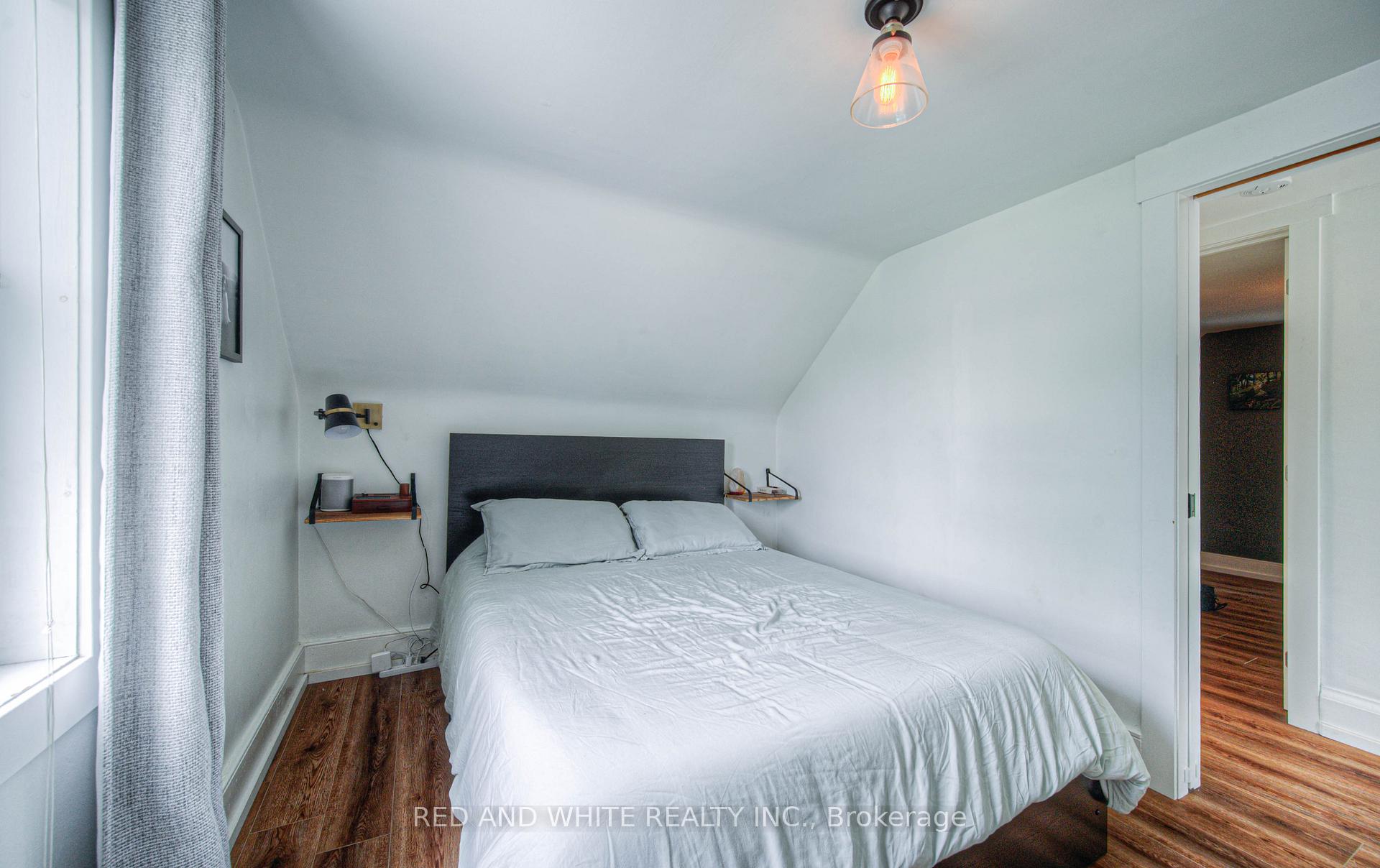 Photo 20 of 94 South Drive S, Kitchener, Southdale — HOMEH