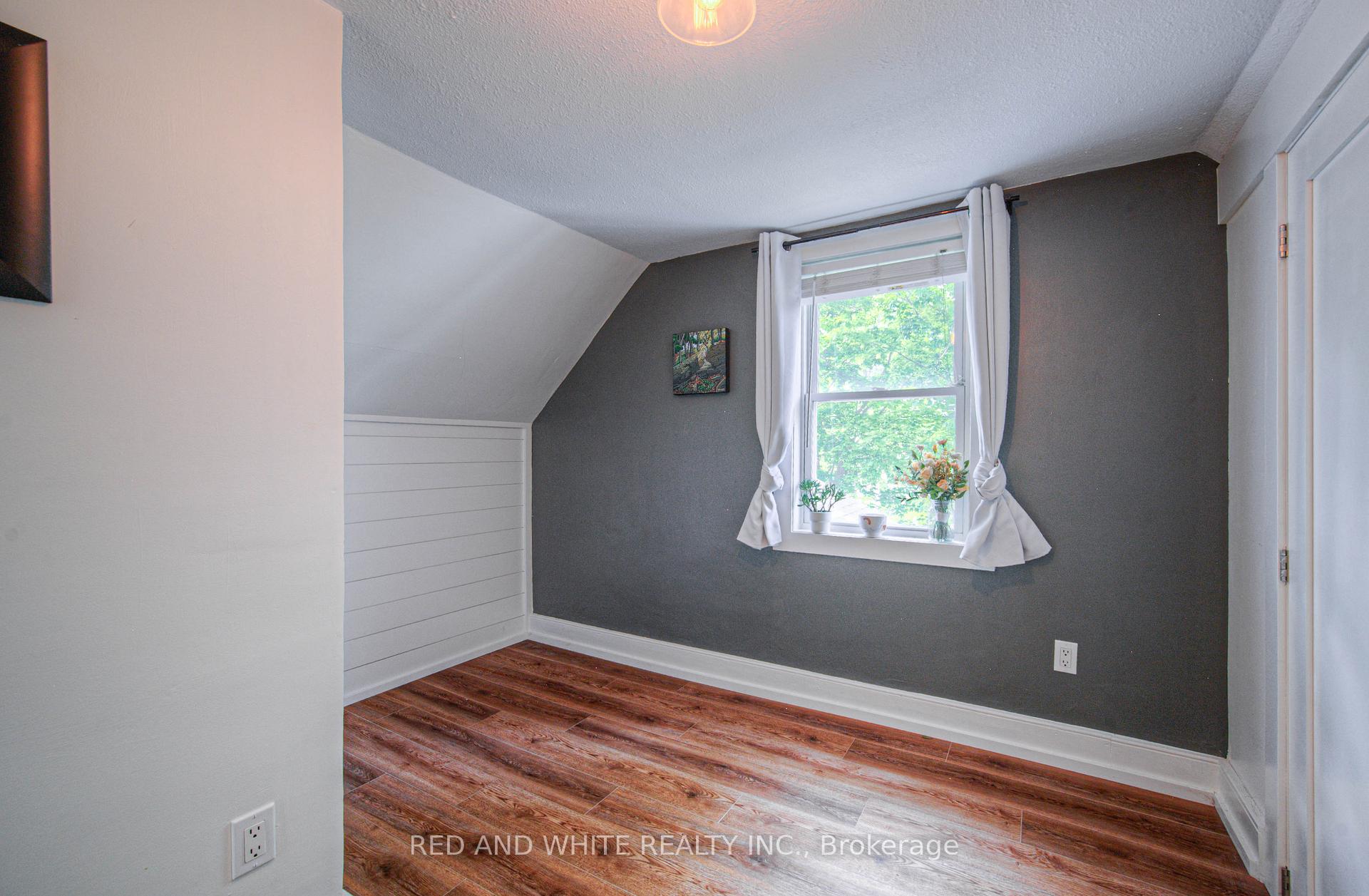 Photo 24 of 94 South Drive S, Kitchener, Southdale — HOMEH