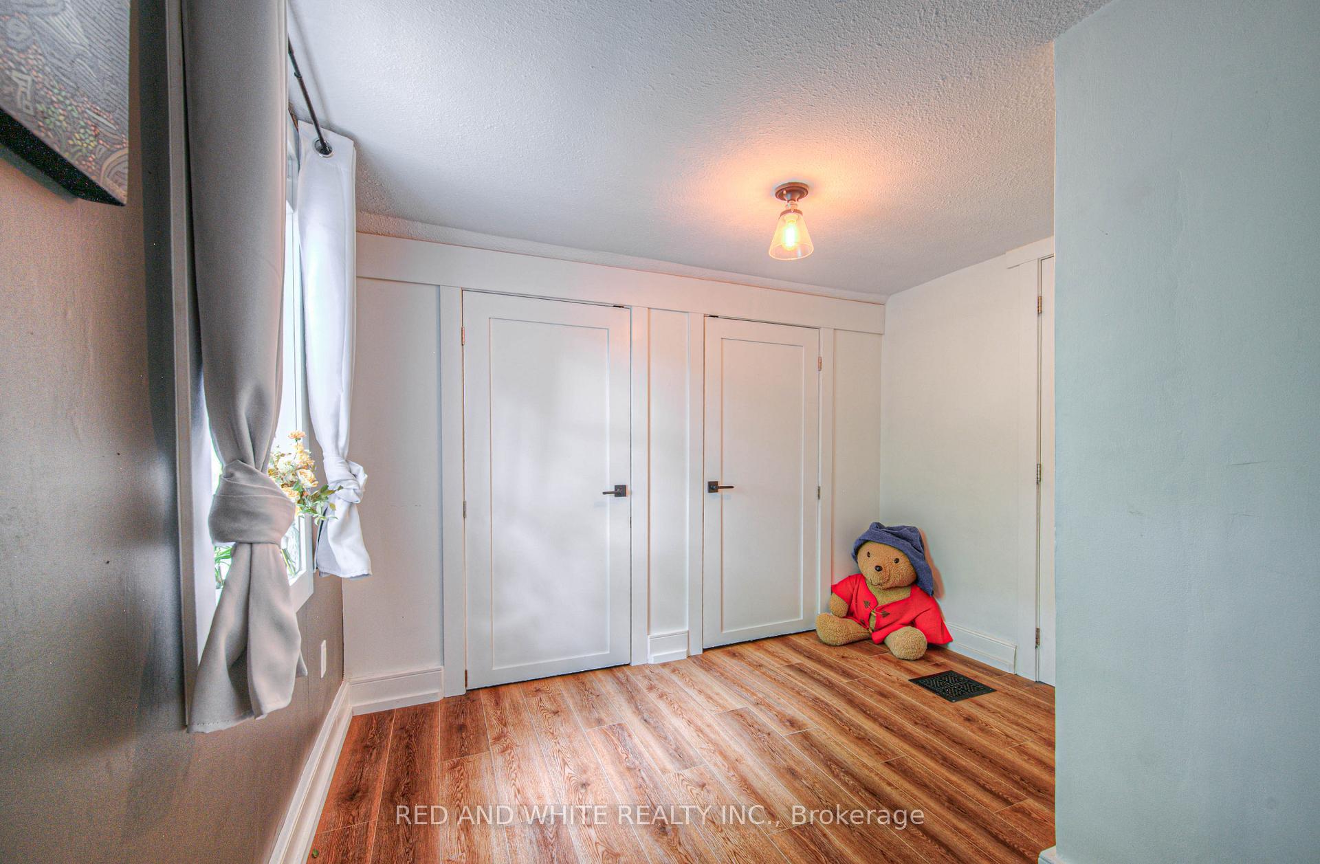 Photo 25 of 94 South Drive S, Kitchener, Southdale — HOMEH