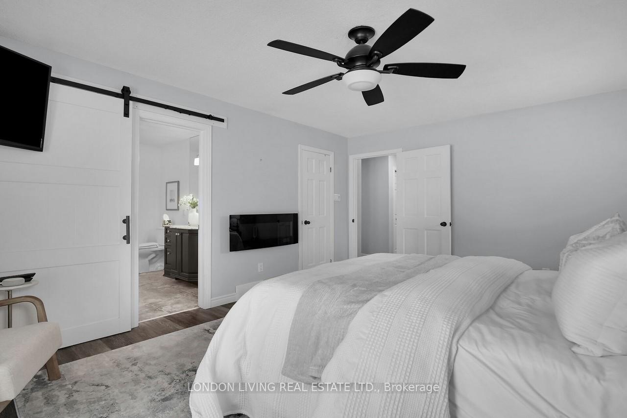 Photo 2 of 18 Pioneer Drive, Middlesex Centre, Kilworth — HOMEH