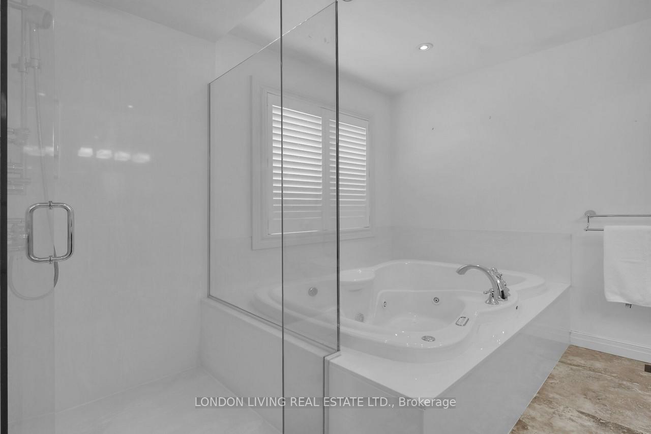 Photo 5 of 18 Pioneer Drive, Middlesex Centre, Kilworth — HOMEH