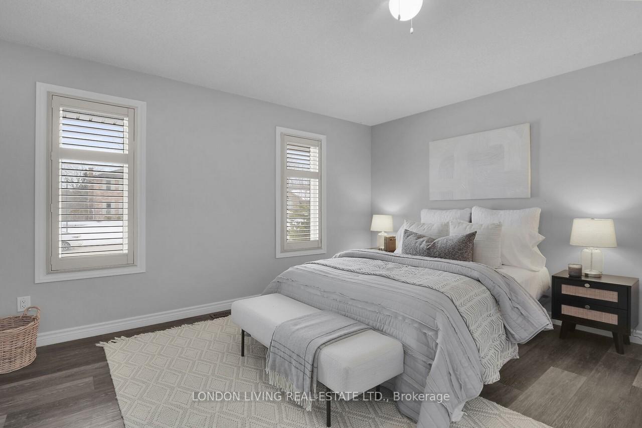 Photo 6 of 18 Pioneer Drive, Middlesex Centre, Kilworth — HOMEH
