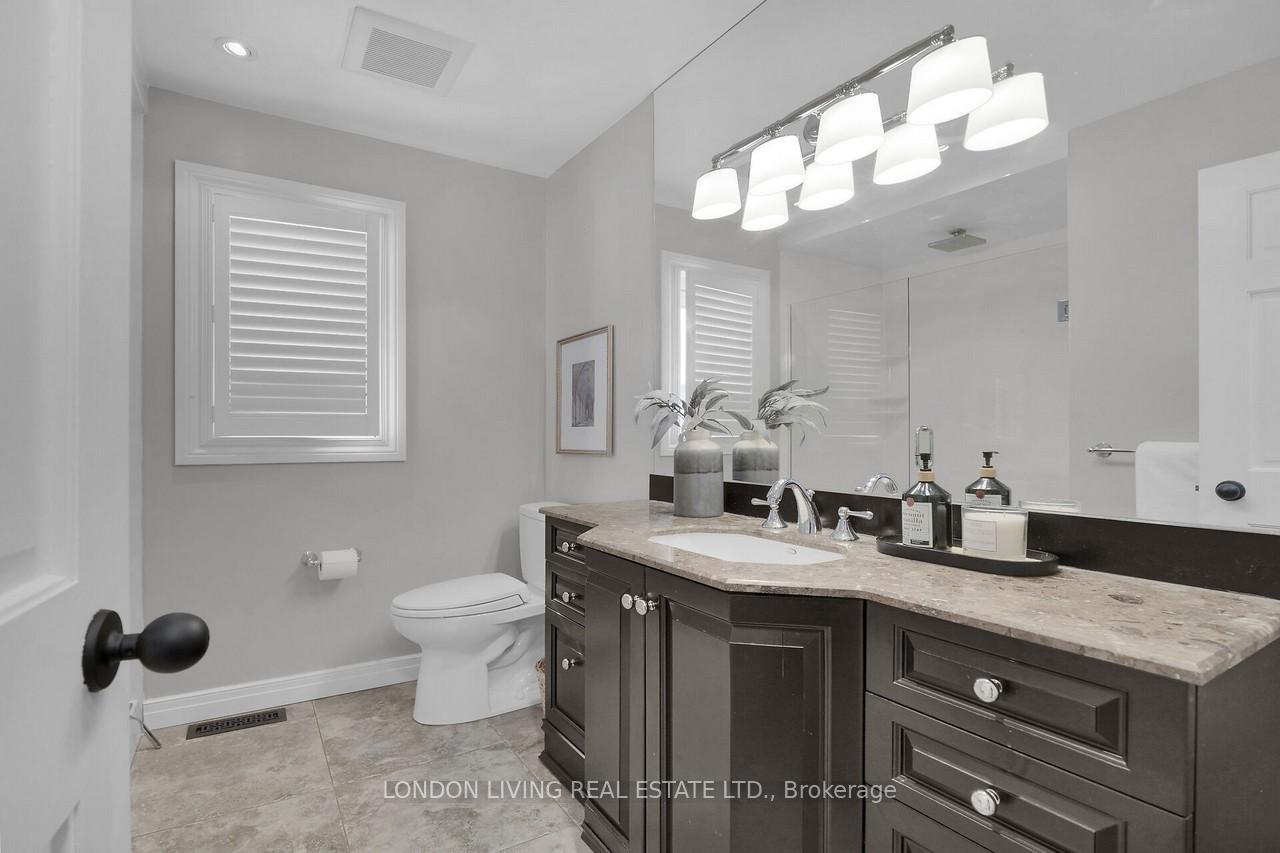 Photo 8 of 18 Pioneer Drive, Middlesex Centre, Kilworth — HOMEH