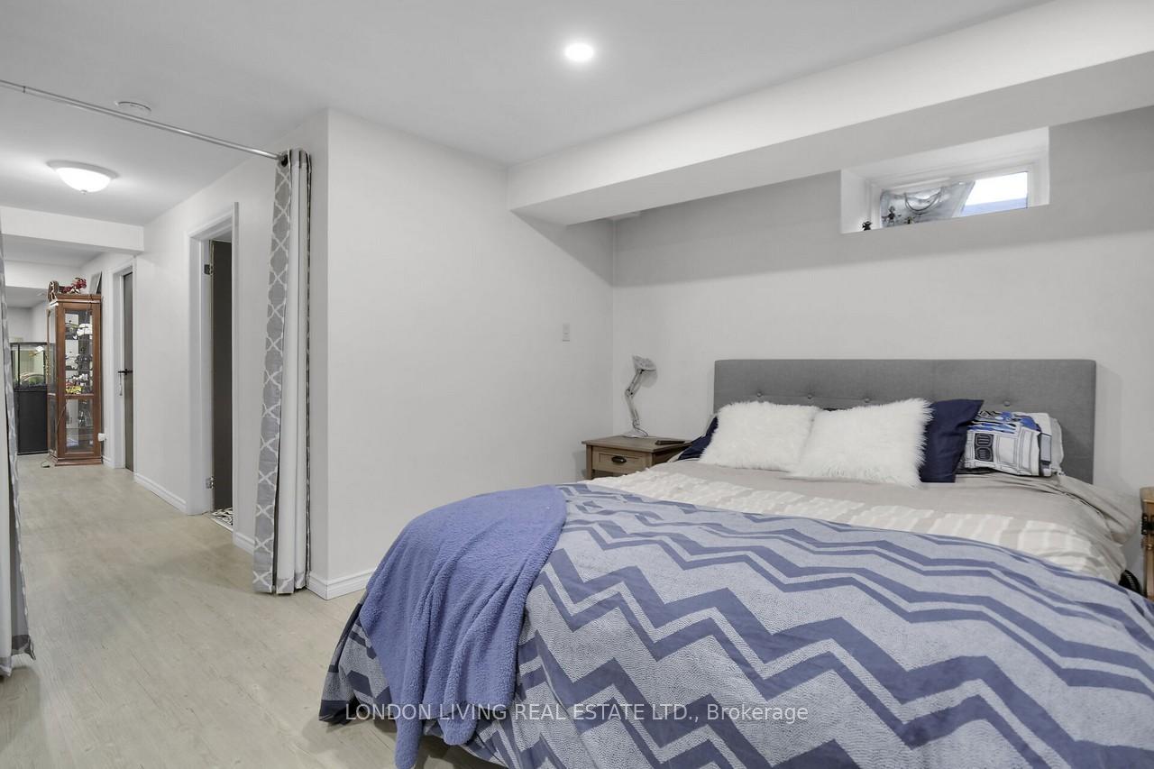 Photo 14 of 18 Pioneer Drive, Middlesex Centre, Kilworth — HOMEH