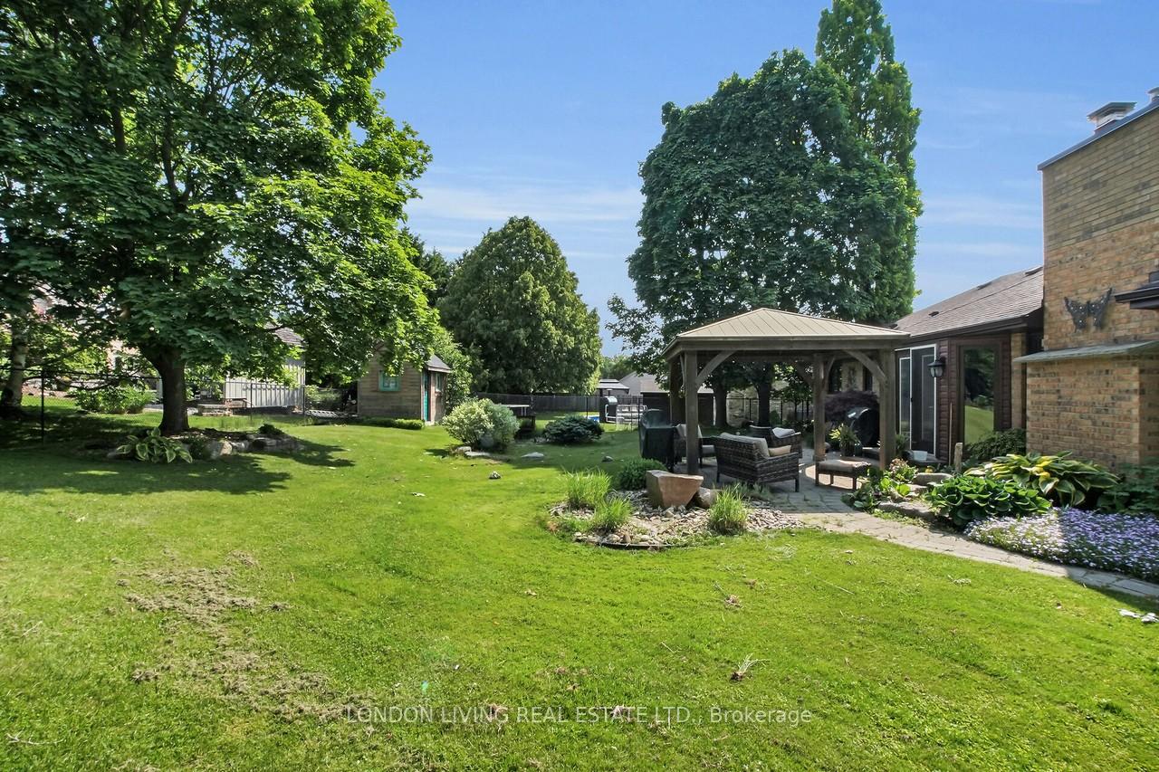 Photo 20 of 18 Pioneer Drive, Middlesex Centre, Kilworth — HOMEH