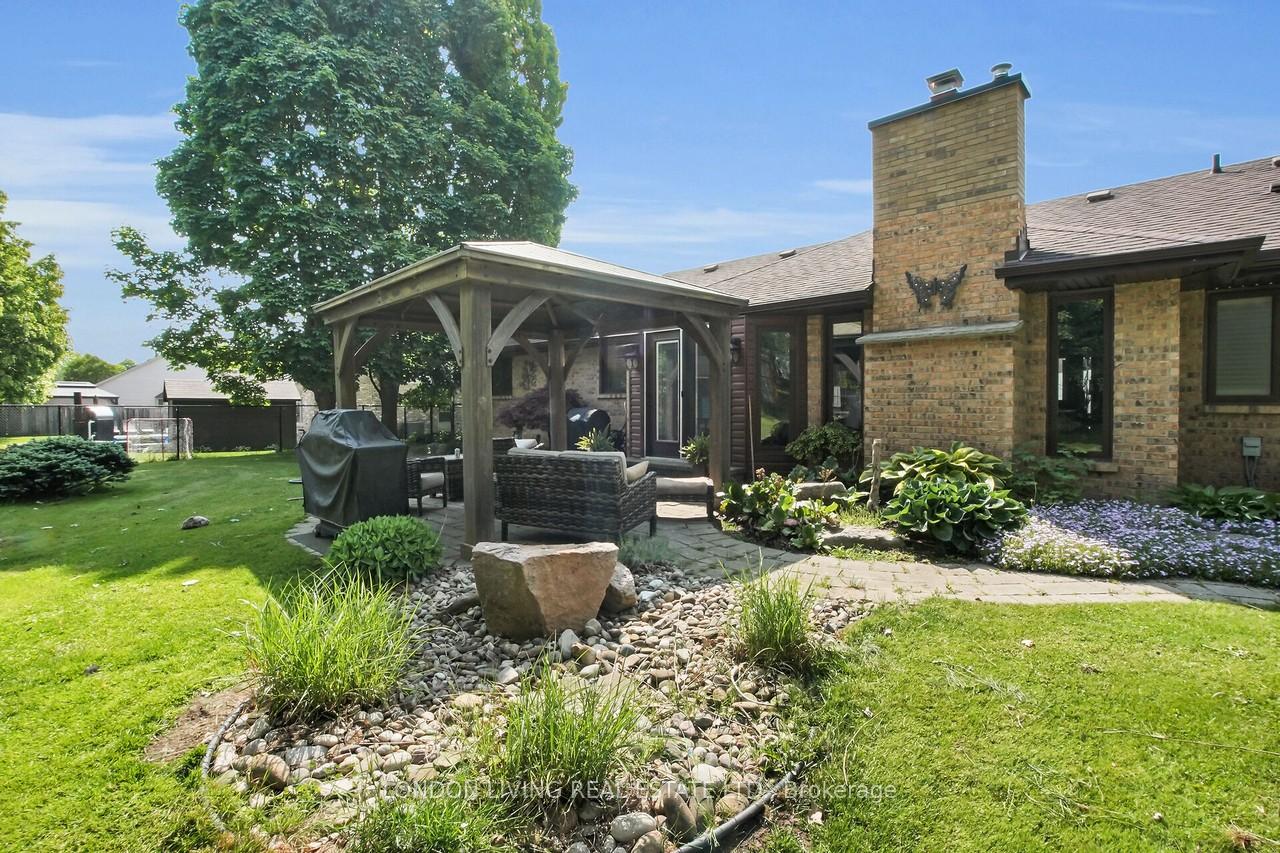 Photo 21 of 18 Pioneer Drive, Middlesex Centre, Kilworth — HOMEH