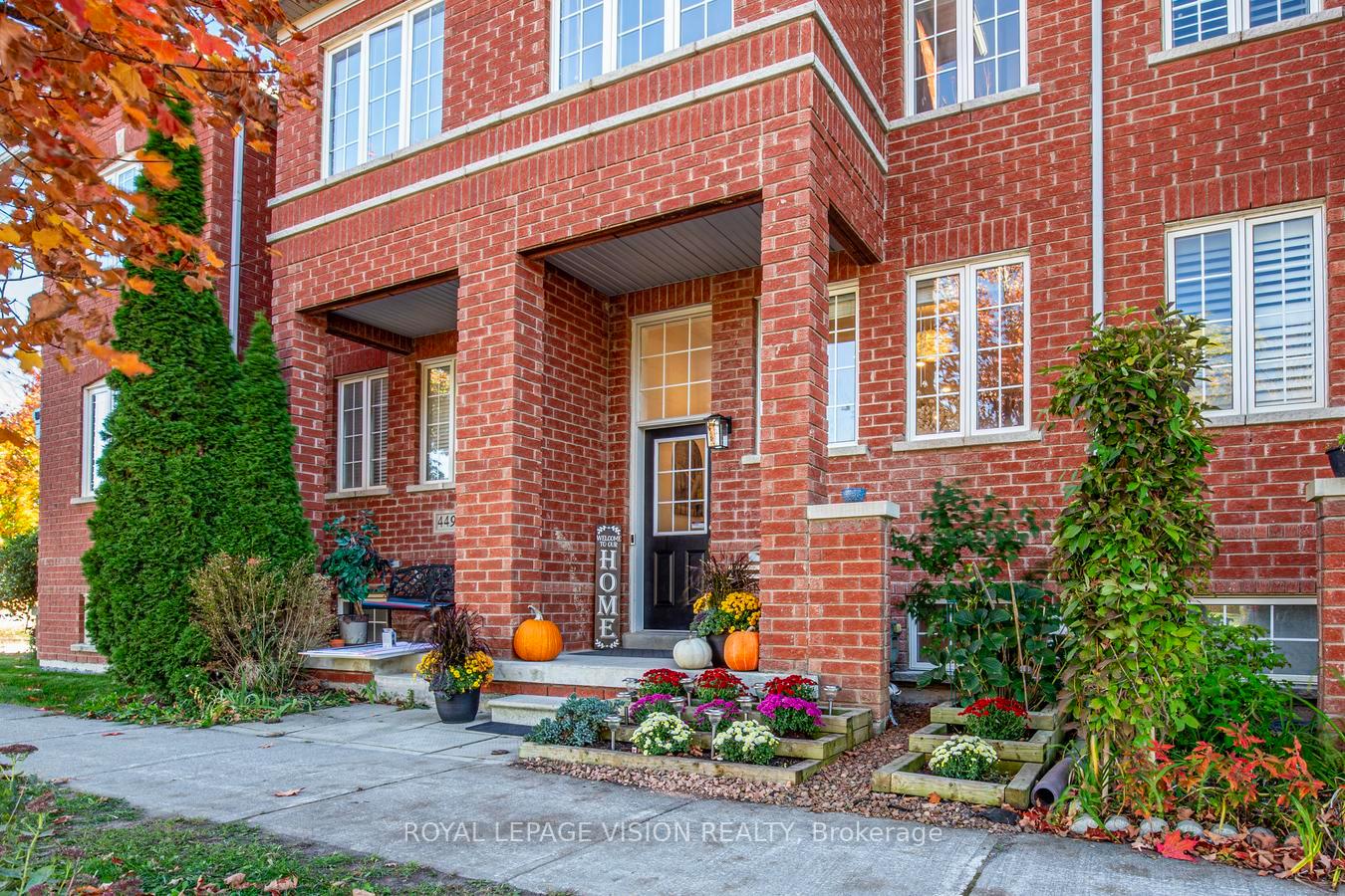 Photo 4 of 447 White's Hill Avenue, Markham, Cornell — HOMEH