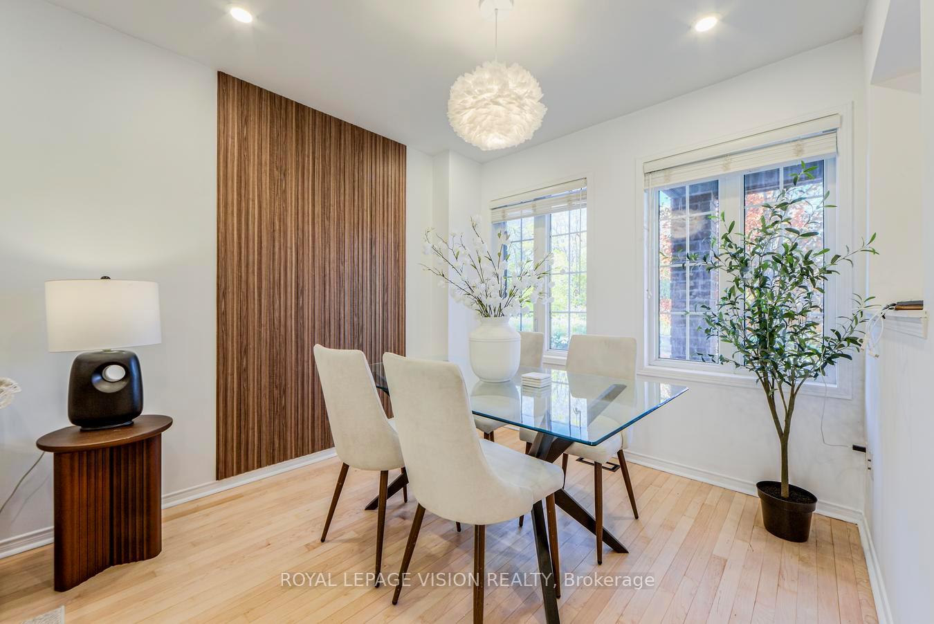 Photo 7 of 447 White's Hill Avenue, Markham, Cornell — HOMEH