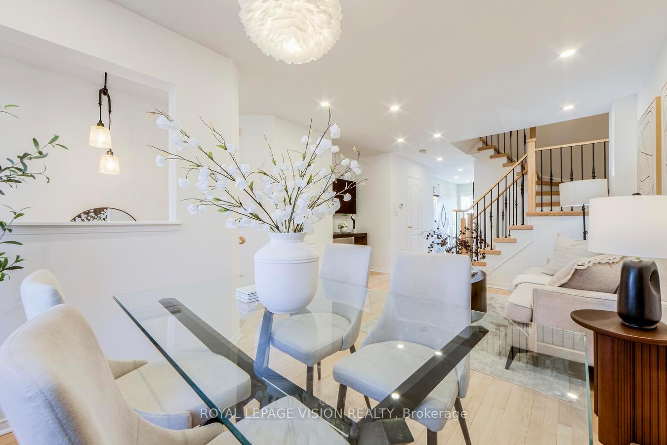Photo 9 of 447 White's Hill Avenue, Markham, Cornell — HOMEH