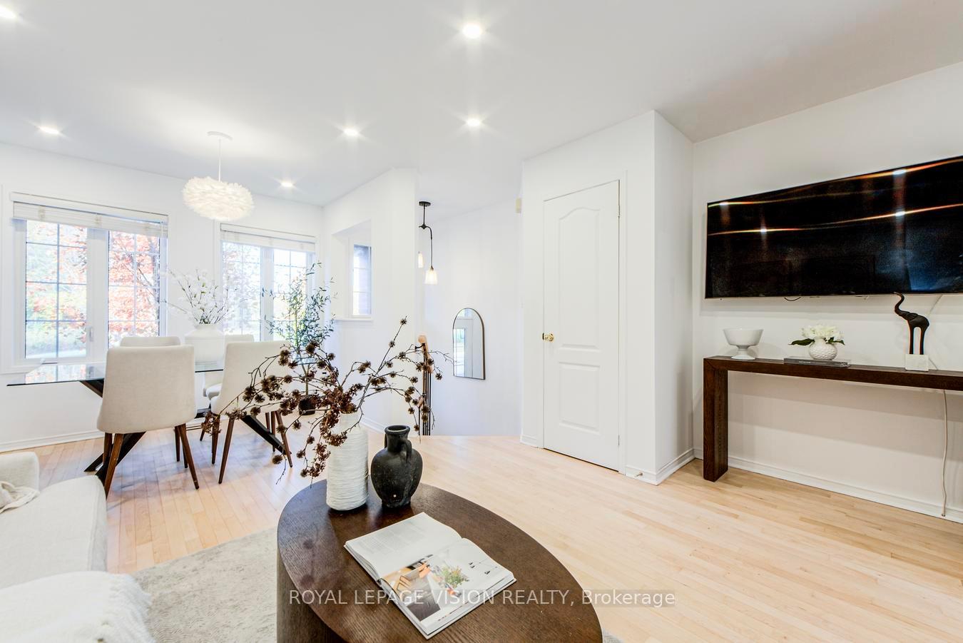 Photo 13 of 447 White's Hill Avenue, Markham, Cornell — HOMEH