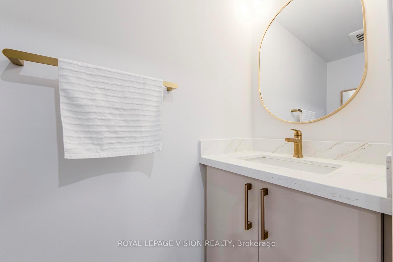 Photo 25 of 447 White's Hill Avenue, Markham, Cornell — HOMEH