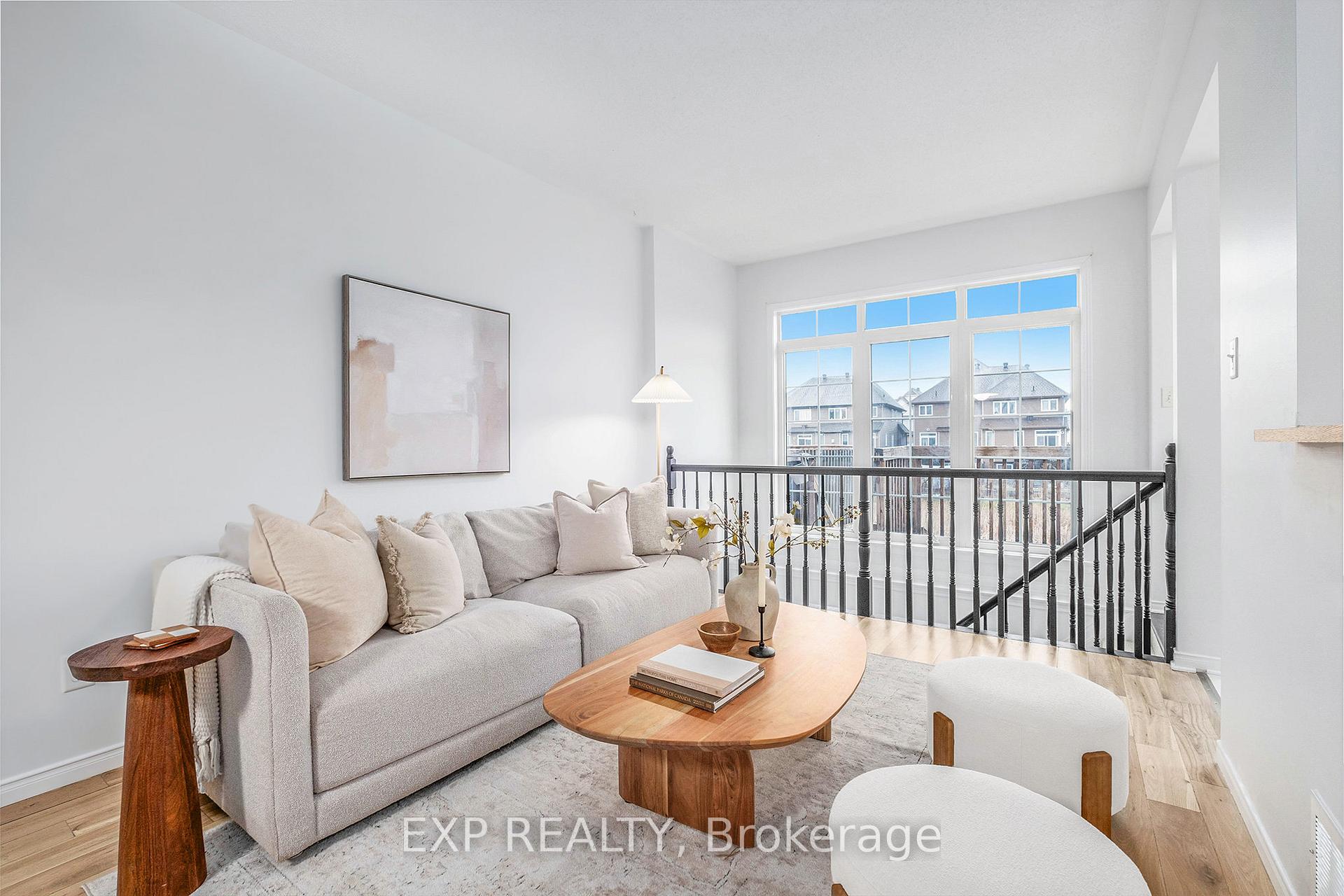 Photo 4 of 600 Pepperville Crescent N, Ottawa, Kanata - Emerald Meadows/Trailwest — HOMEH
