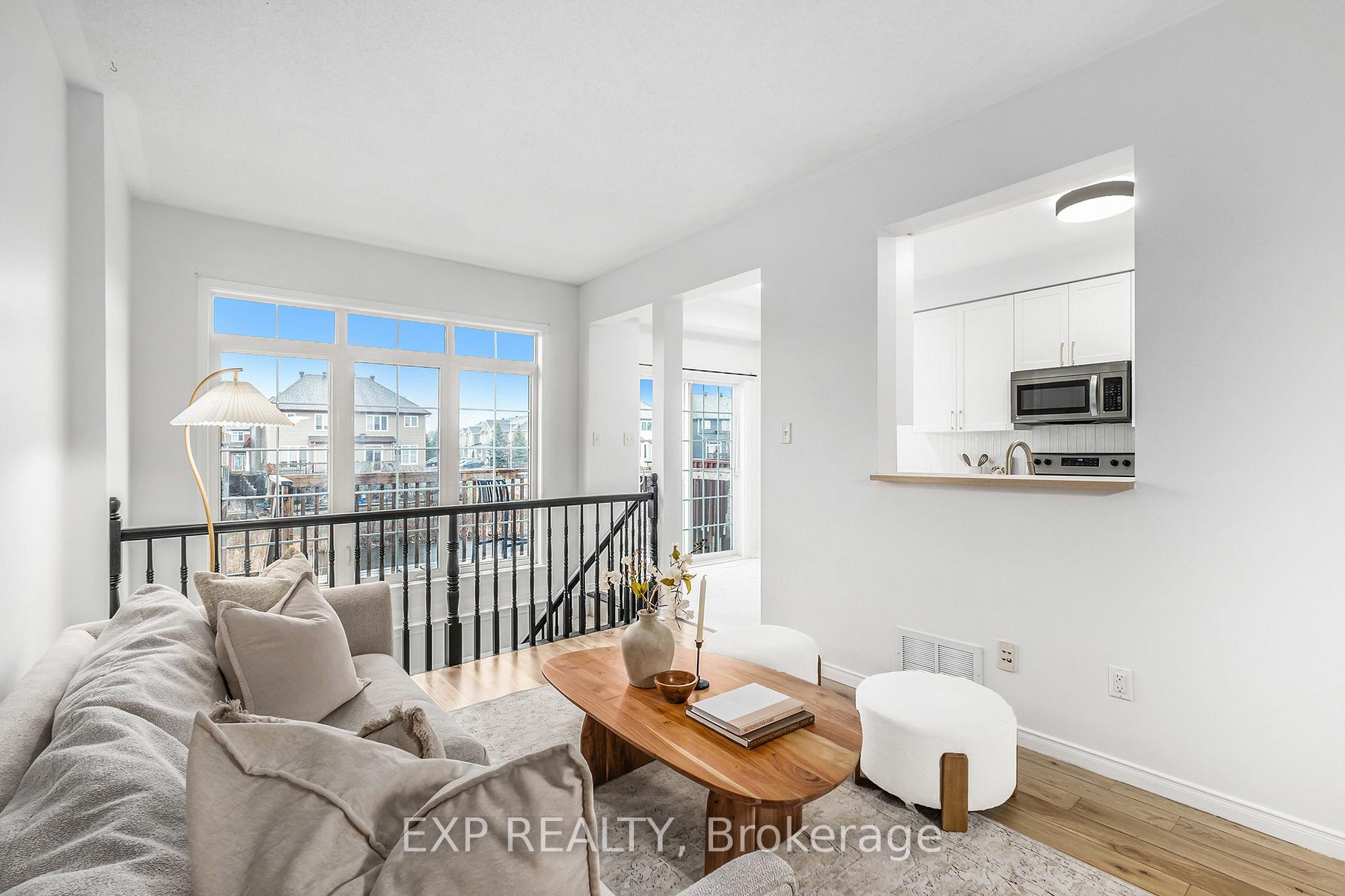 Photo 5 of 600 Pepperville Crescent N, Ottawa, Kanata - Emerald Meadows/Trailwest — HOMEH