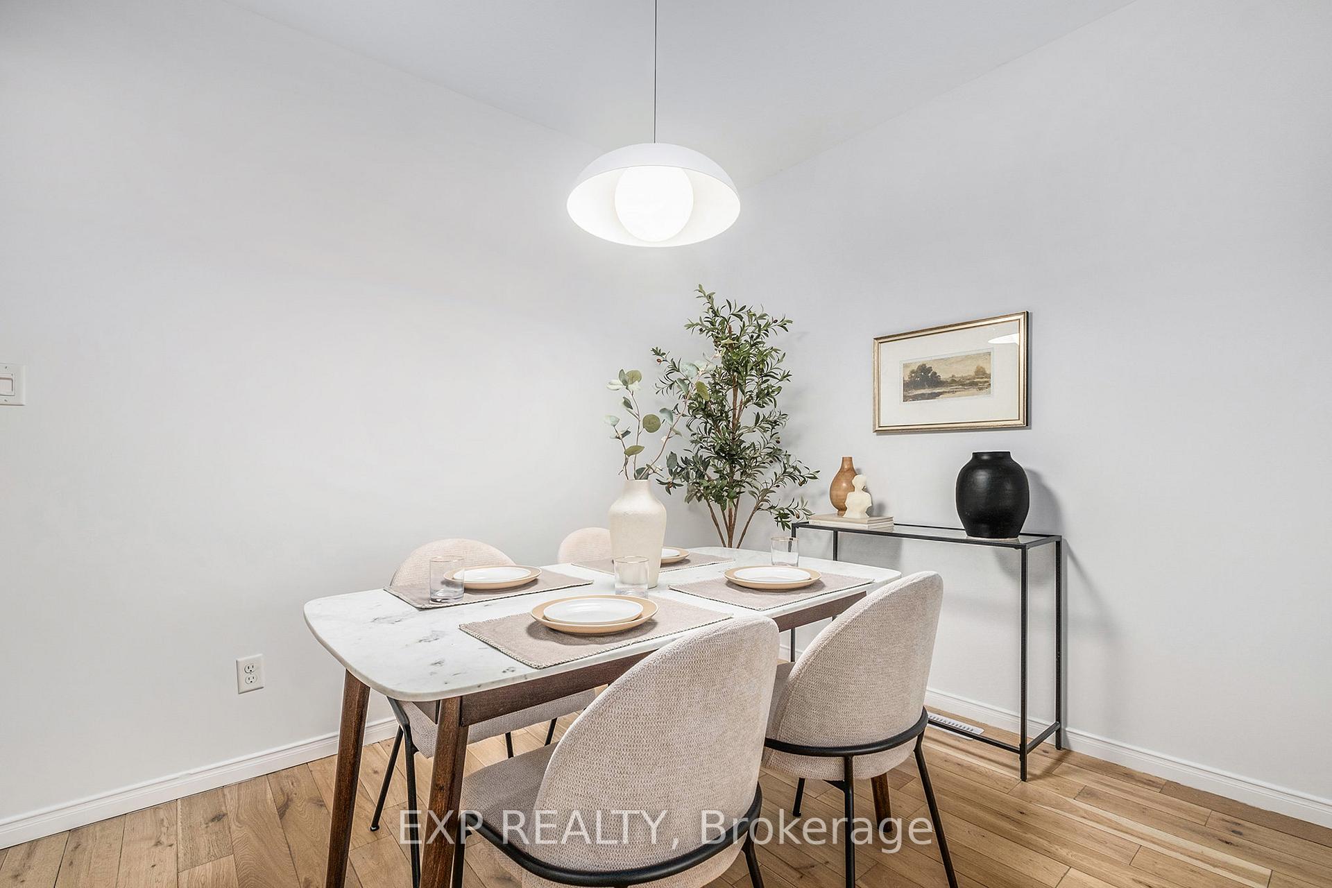 Photo 6 of 600 Pepperville Crescent N, Ottawa, Kanata - Emerald Meadows/Trailwest — HOMEH