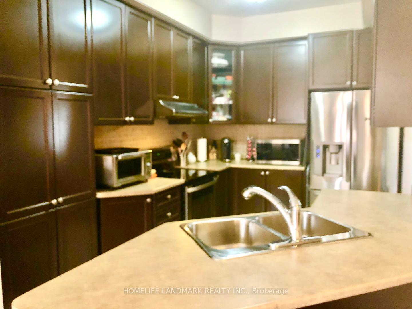Photo 5 of 10683 Woodbine Avenue, Markham, Victoria Square — HOMEH