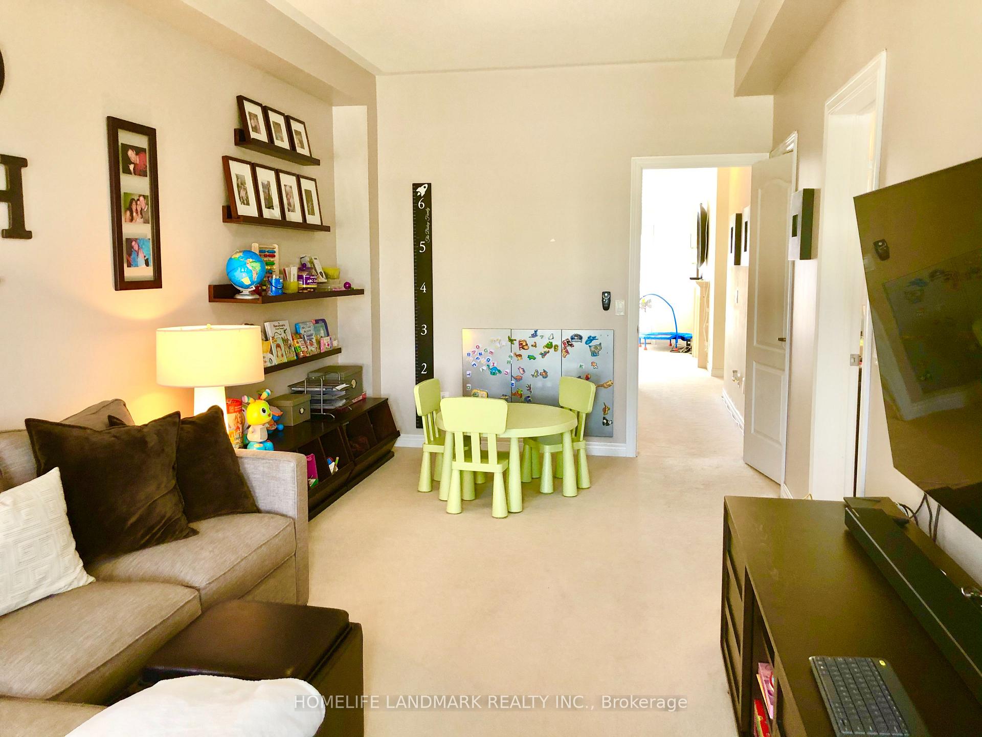 Photo 11 of 10683 Woodbine Avenue, Markham, Victoria Square — HOMEH