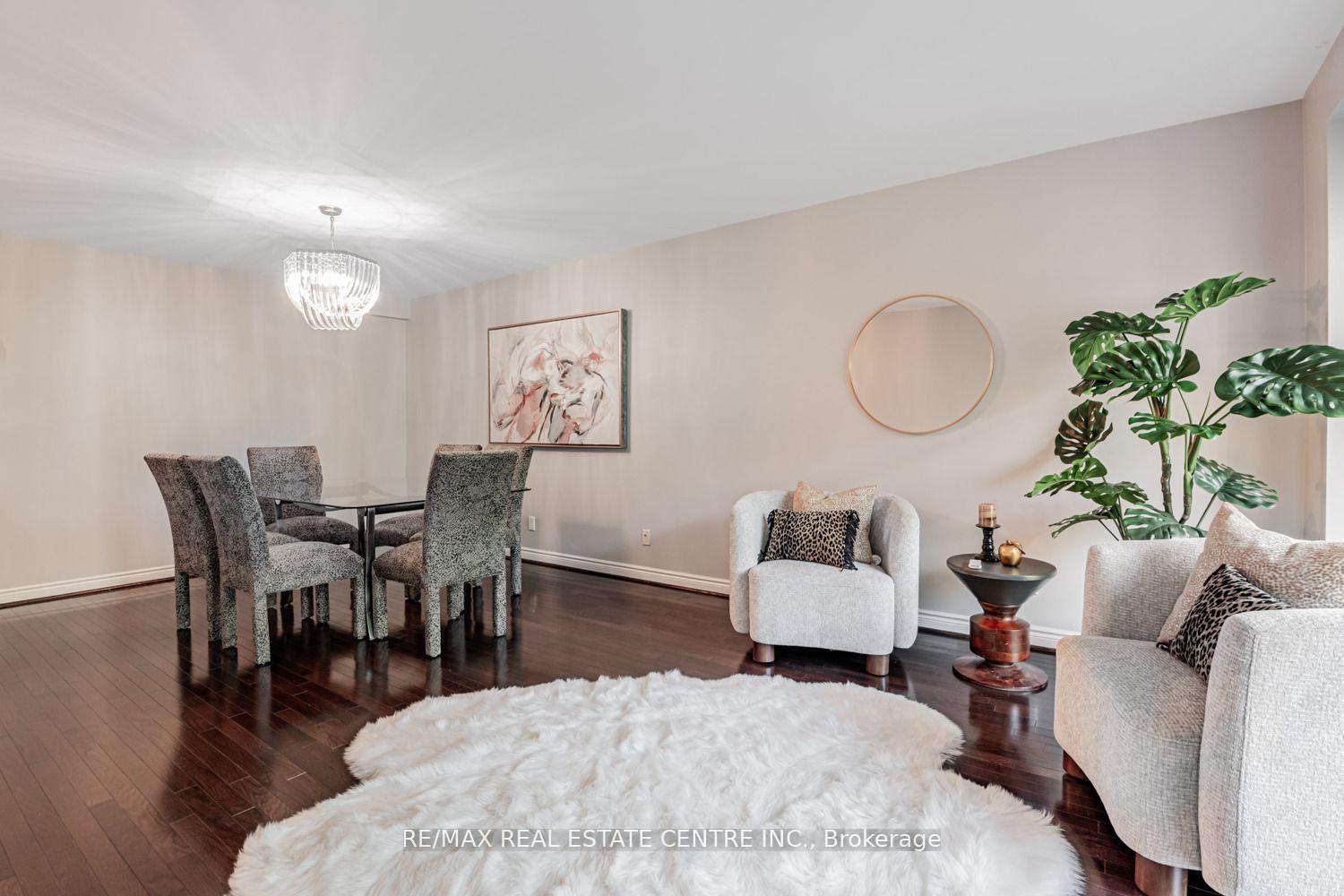 Photo 7 of 15 Rockingham Court, Markham, German Mills — HOMEH