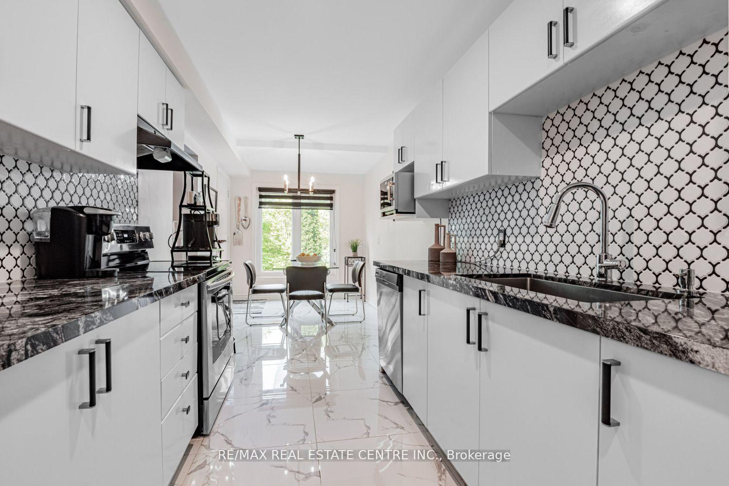 Photo 11 of 15 Rockingham Court, Markham, German Mills — HOMEH