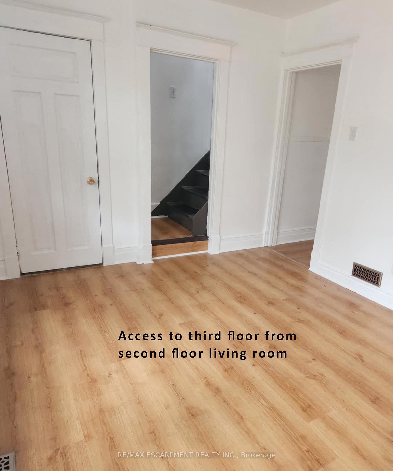 Photo 14 of Unit Upper, 28 Fairholt Road N, Hamilton, Stripley — HOMEH