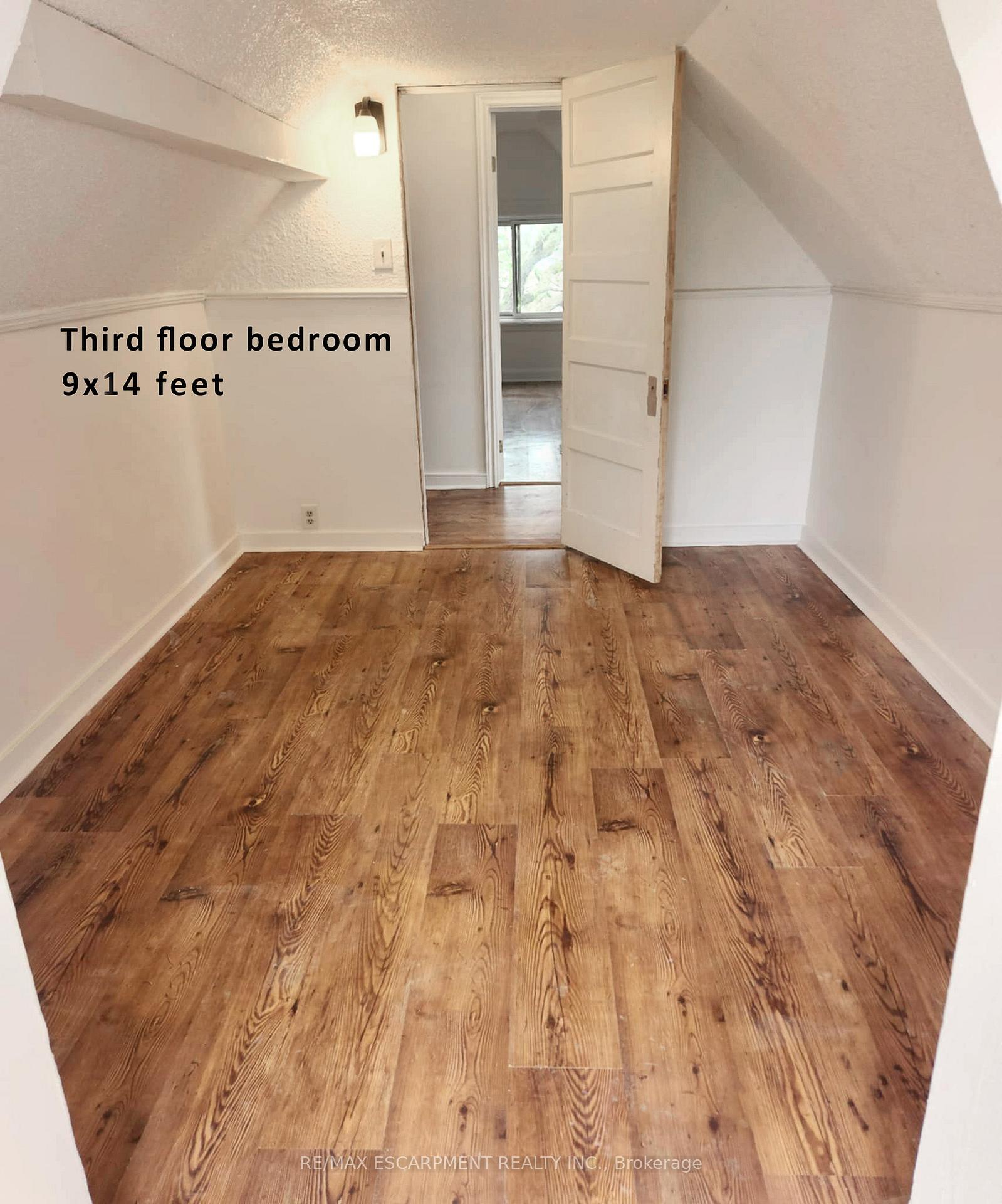 Photo 16 of Unit Upper, 28 Fairholt Road N, Hamilton, Stripley — HOMEH