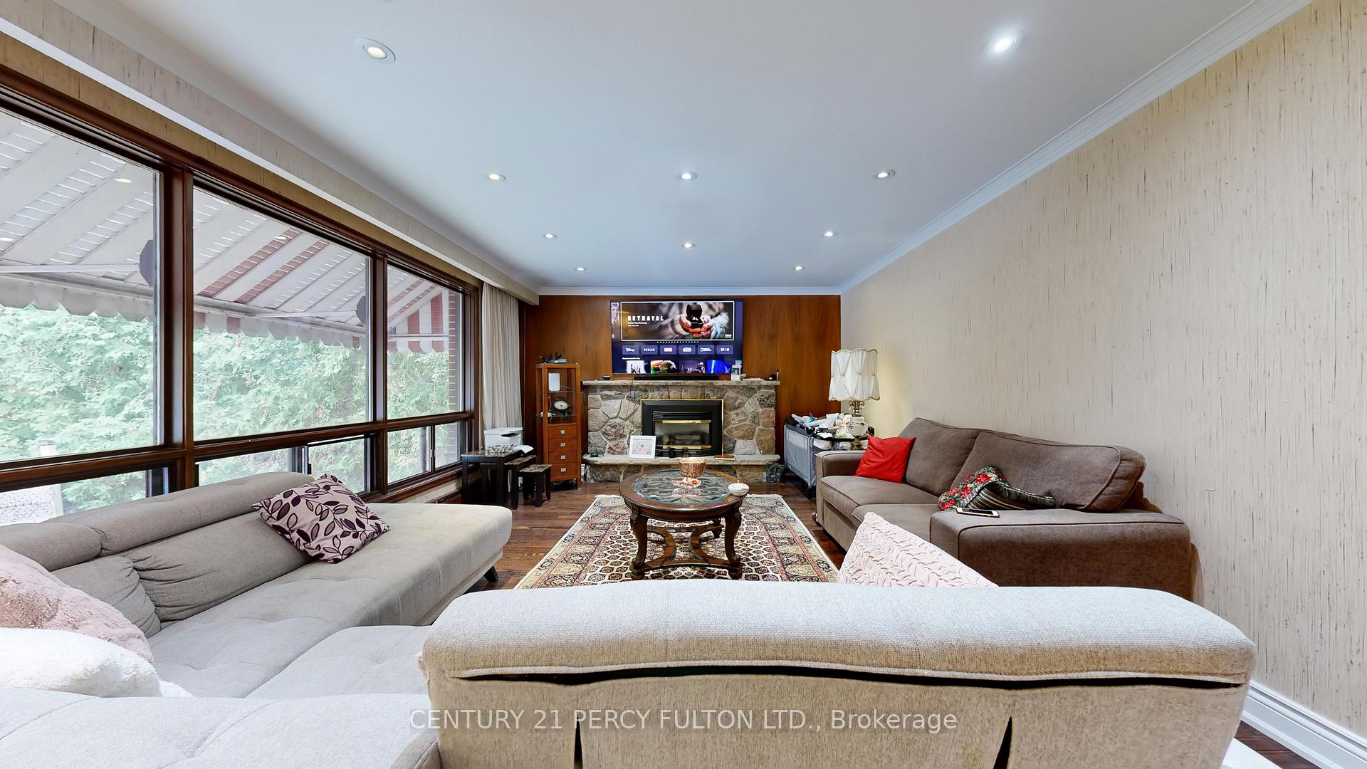 Photo 18 of 53 Poinsetta Drive, Markham, Bayview Glen — HOMEH