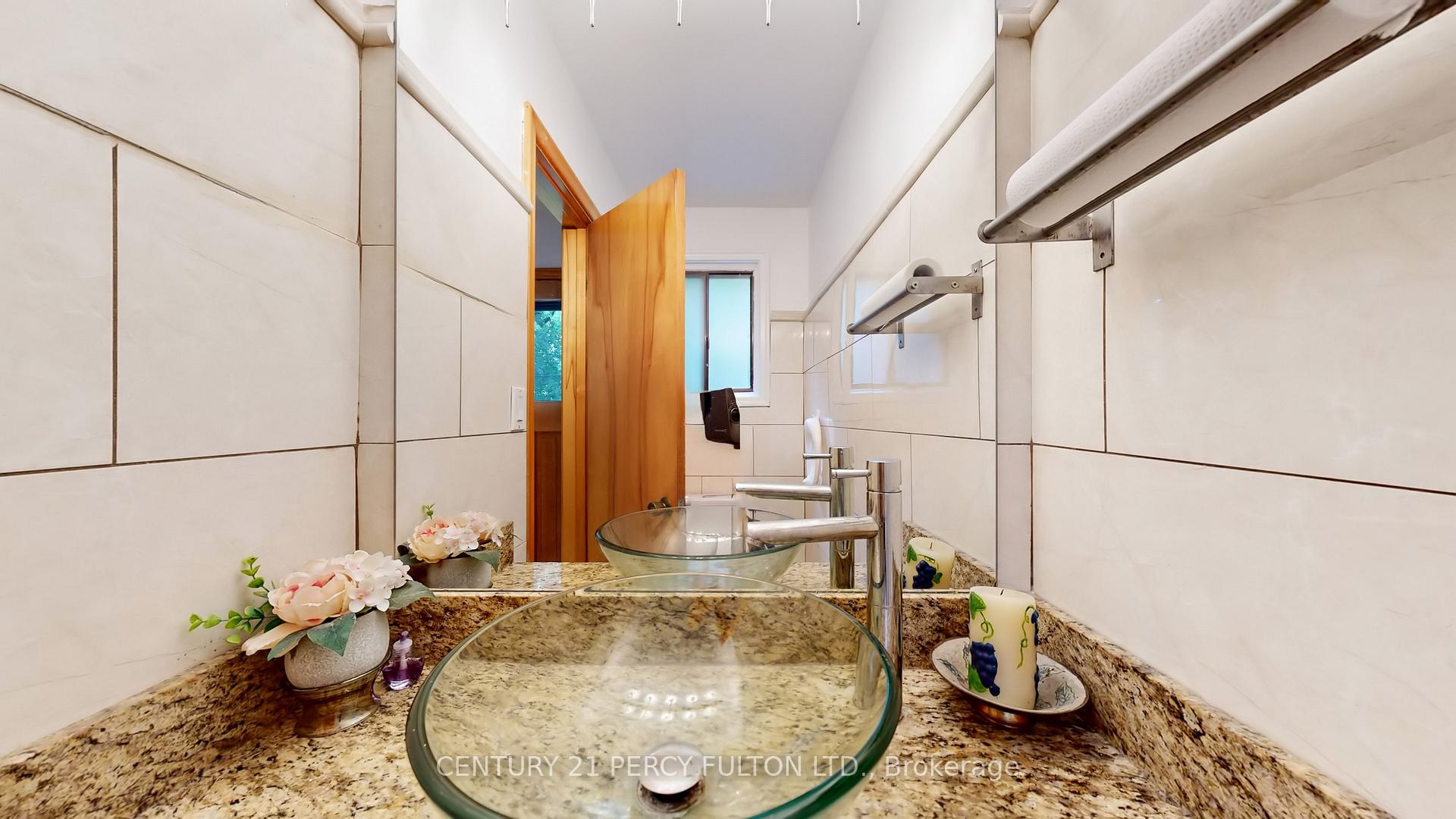 Photo 21 of 53 Poinsetta Drive, Markham, Bayview Glen — HOMEH