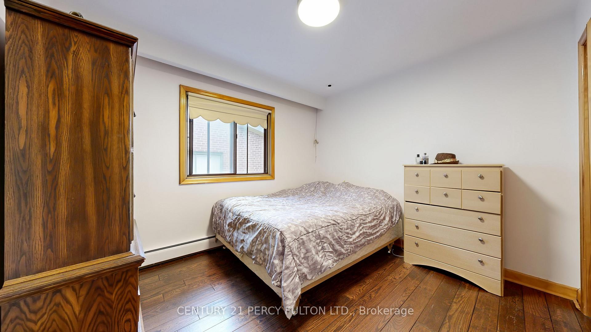 Photo 32 of 53 Poinsetta Drive, Markham, Bayview Glen — HOMEH