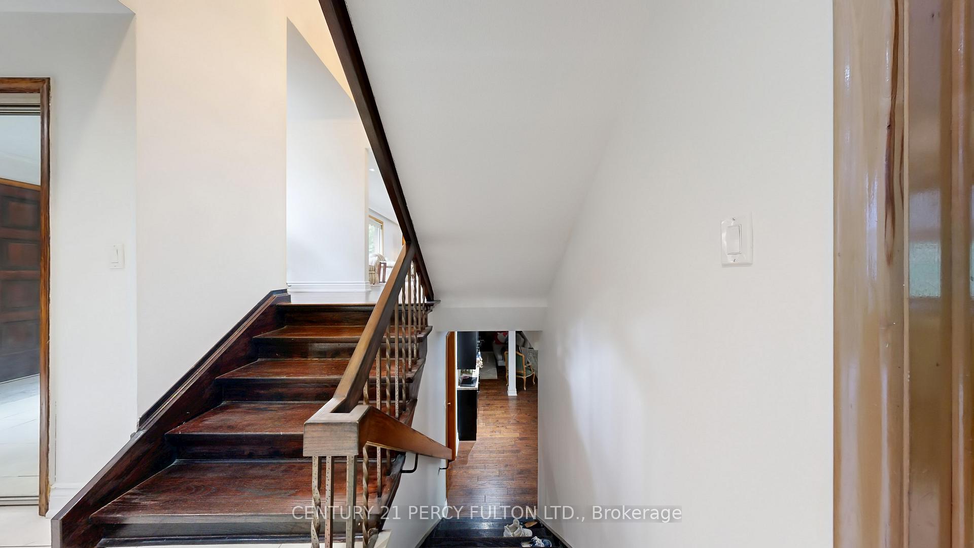 Photo 38 of 53 Poinsetta Drive, Markham, Bayview Glen — HOMEH