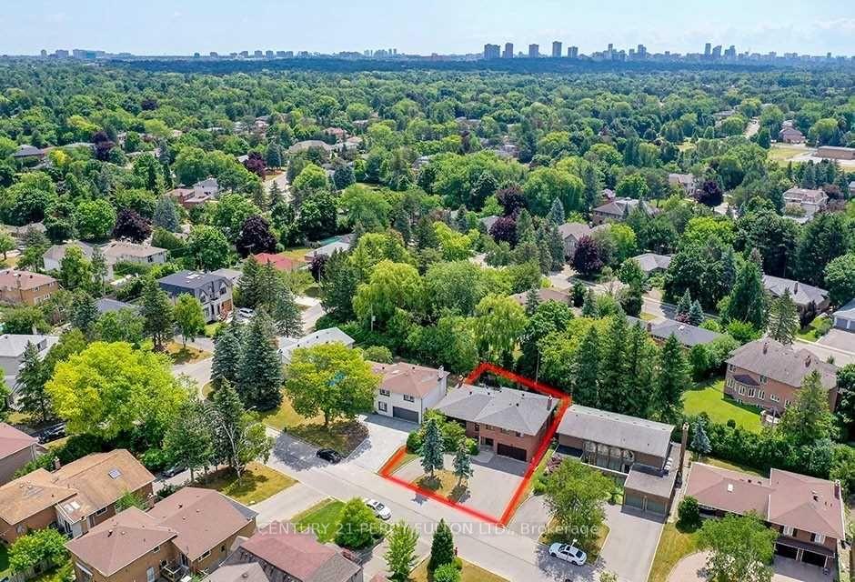 Photo 41 of 53 Poinsetta Drive, Markham, Bayview Glen — HOMEH