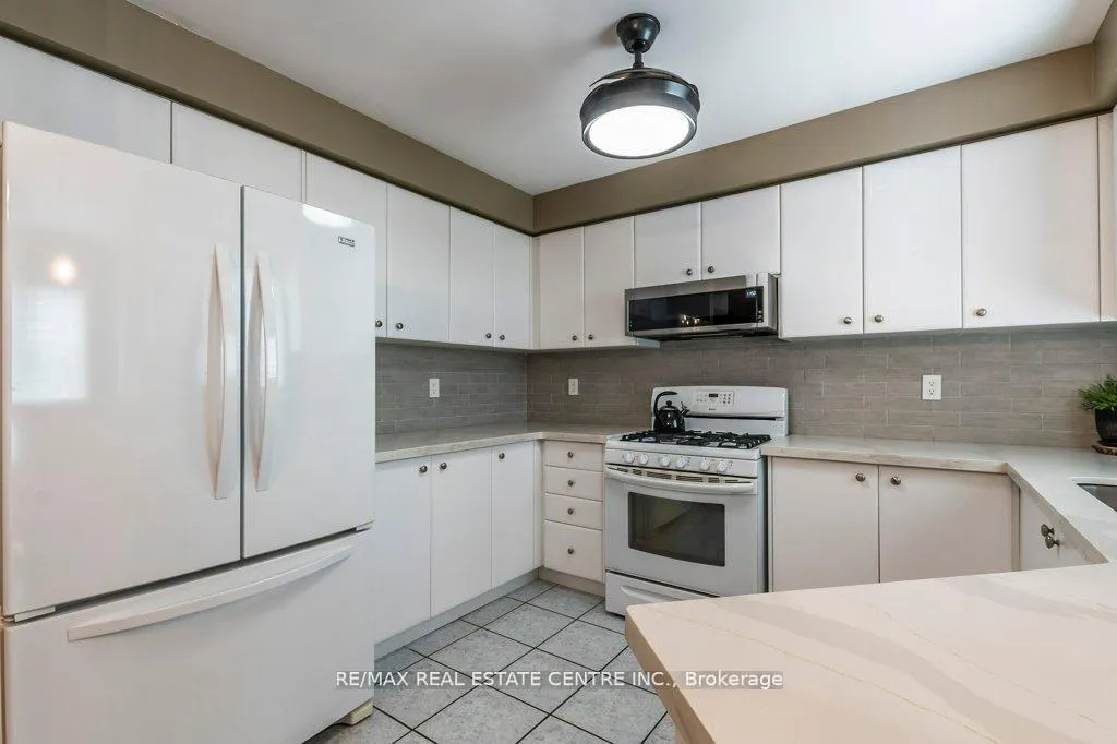 Photo 10 of 46 Livingston Road, Milton, Dempsey — HOMEH