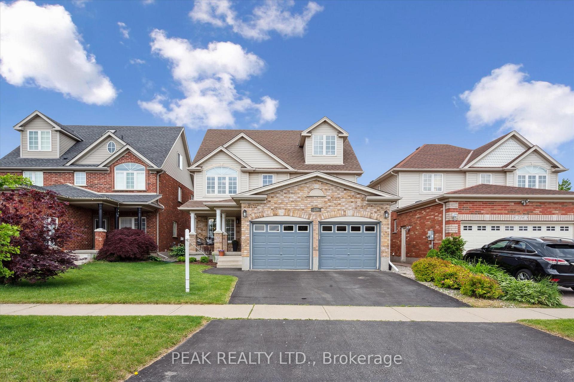 Photo 2 of 220 Colton Circle, Kitchener — HOMEH