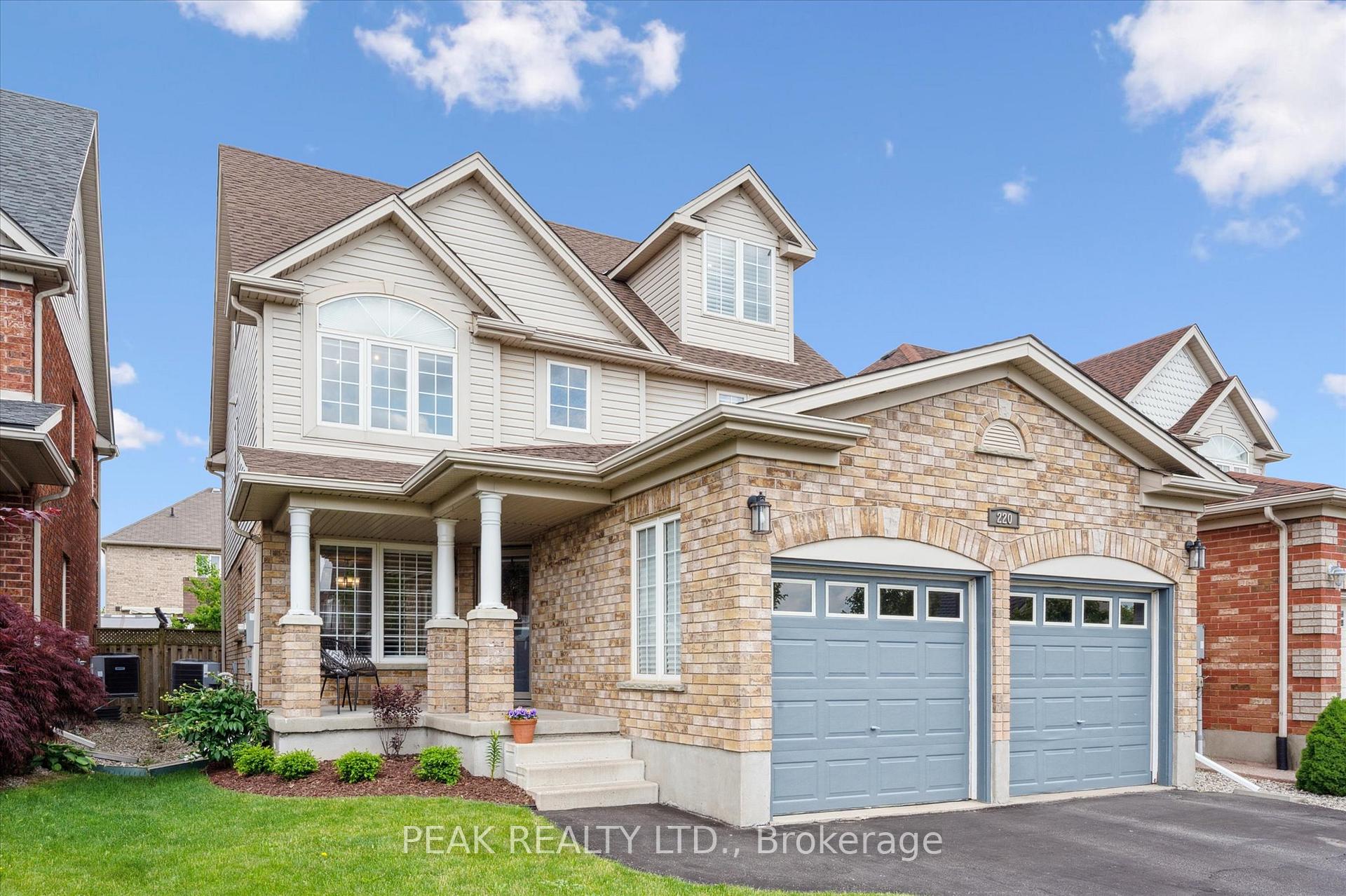 Photo 4 of 220 Colton Circle, Kitchener — HOMEH