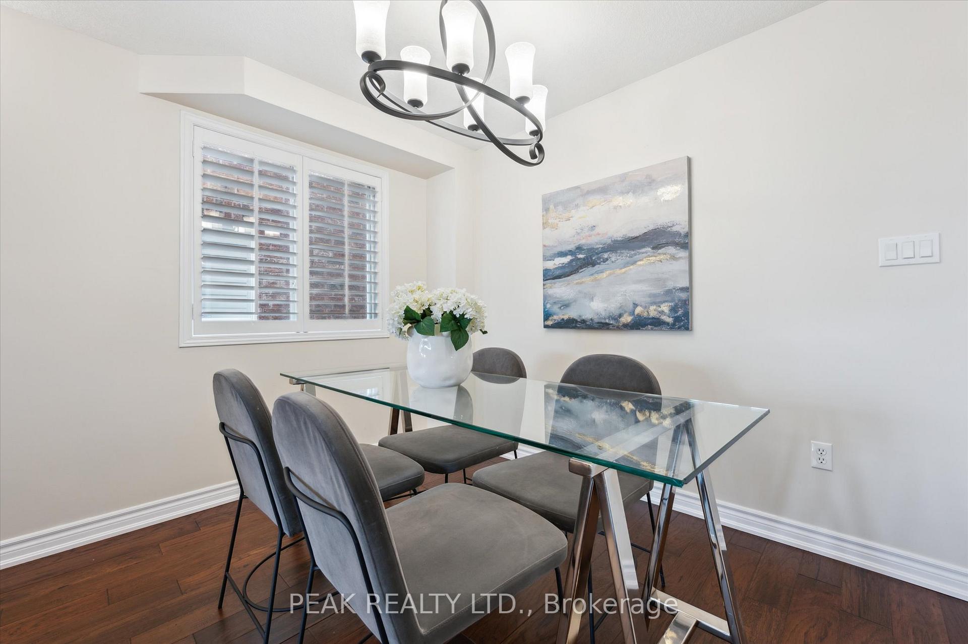Photo 9 of 220 Colton Circle, Kitchener — HOMEH