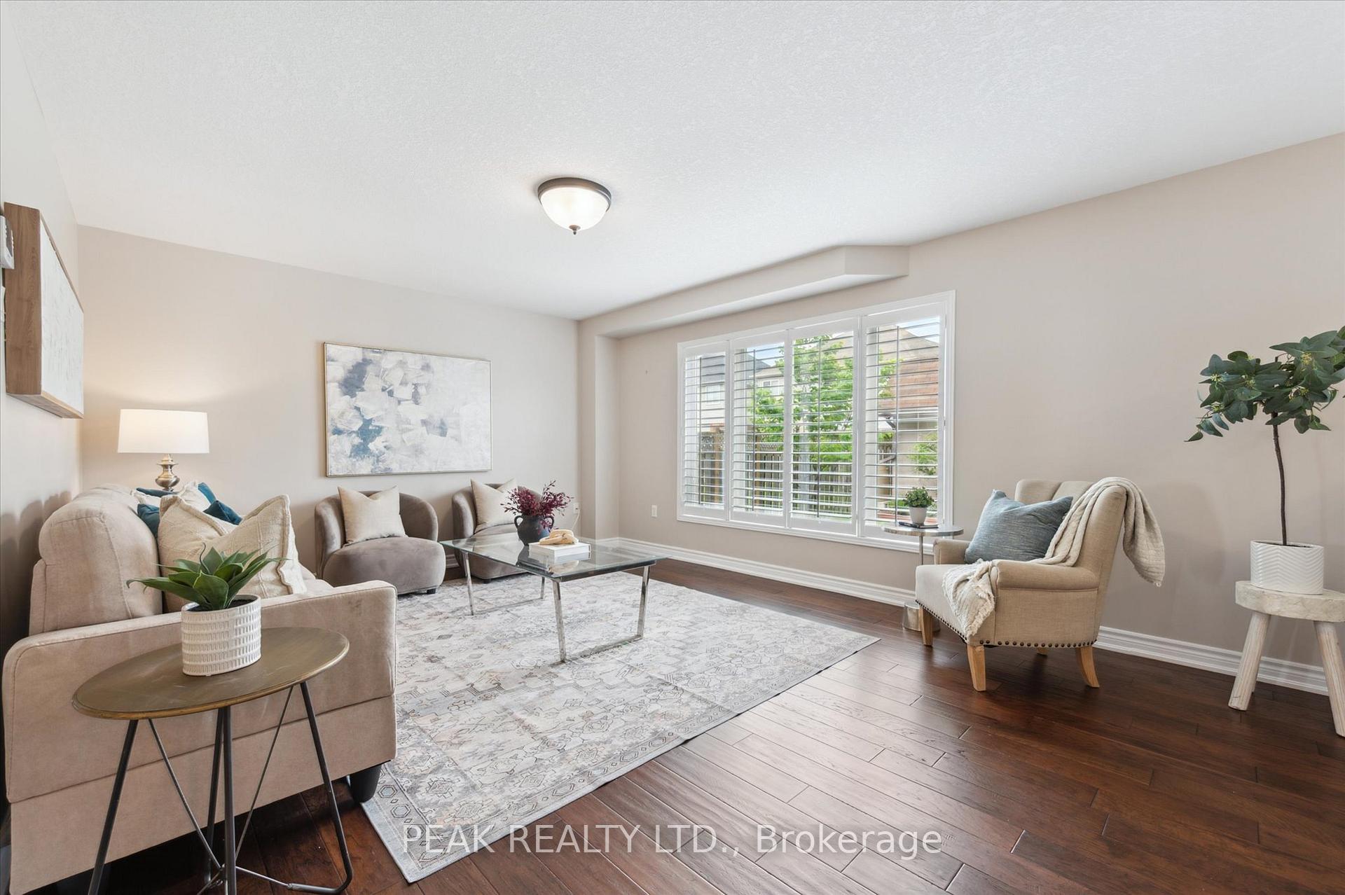 Photo 11 of 220 Colton Circle, Kitchener — HOMEH