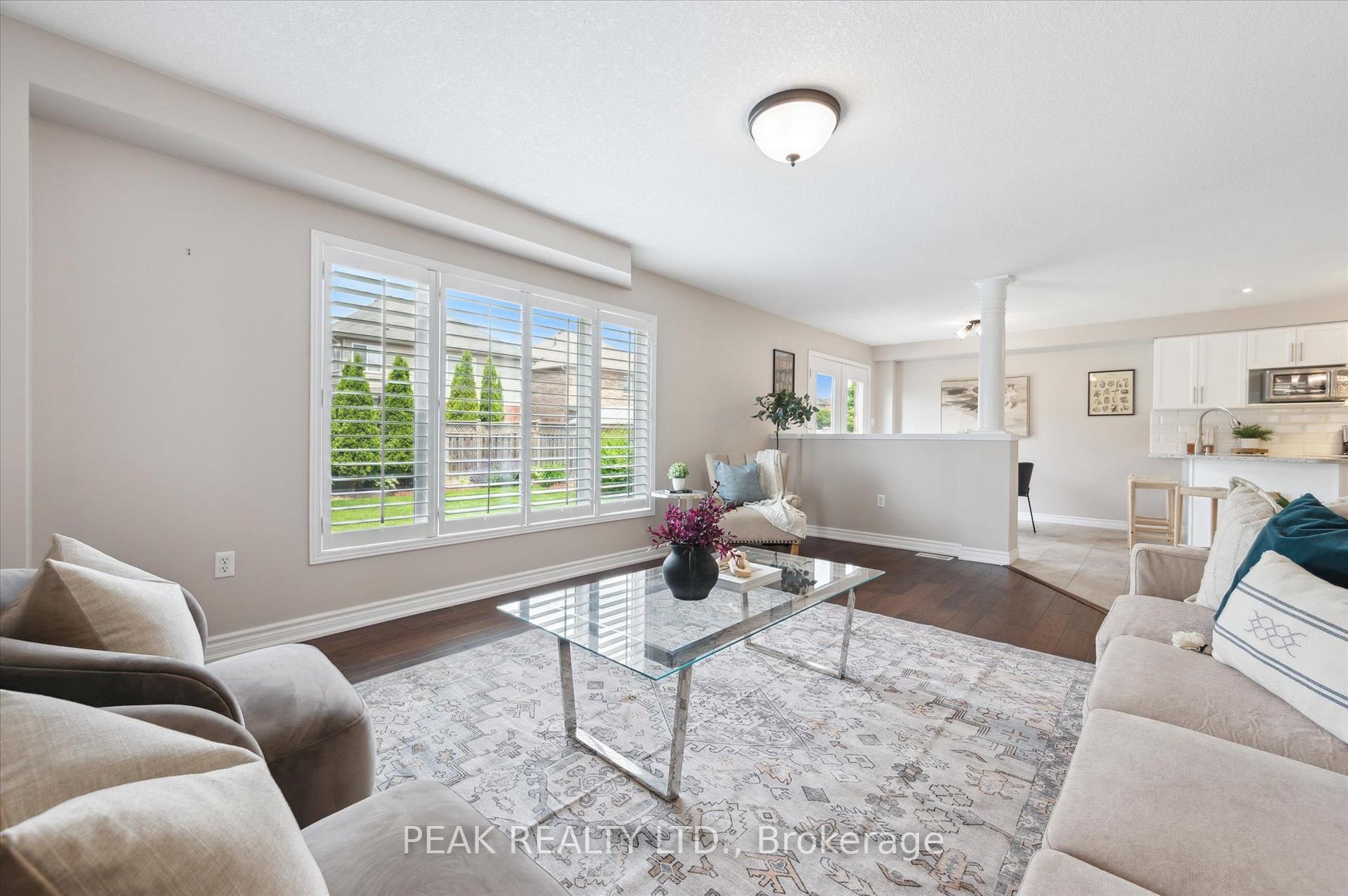 Photo 12 of 220 Colton Circle, Kitchener — HOMEH
