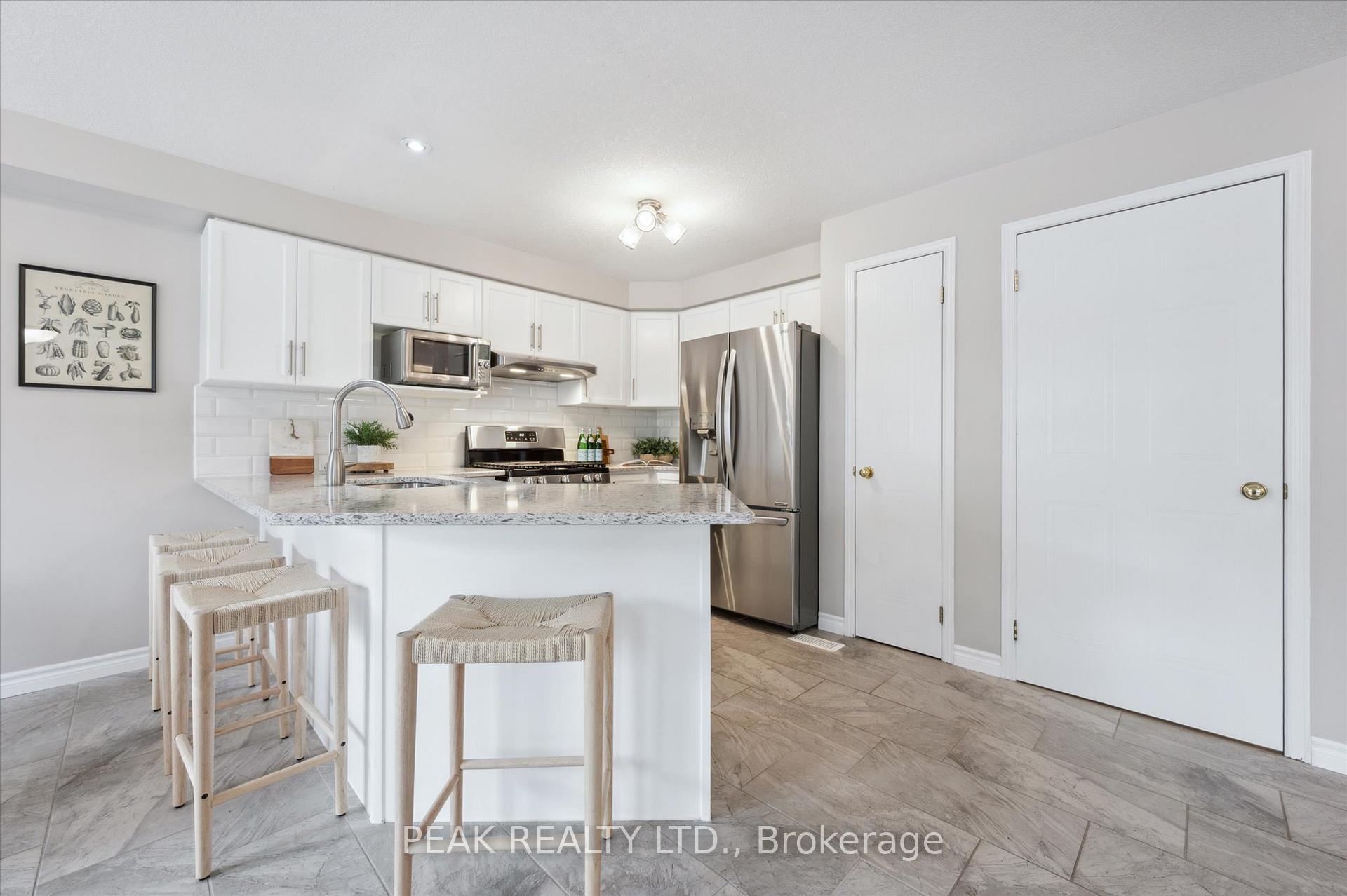 Photo 16 of 220 Colton Circle, Kitchener — HOMEH