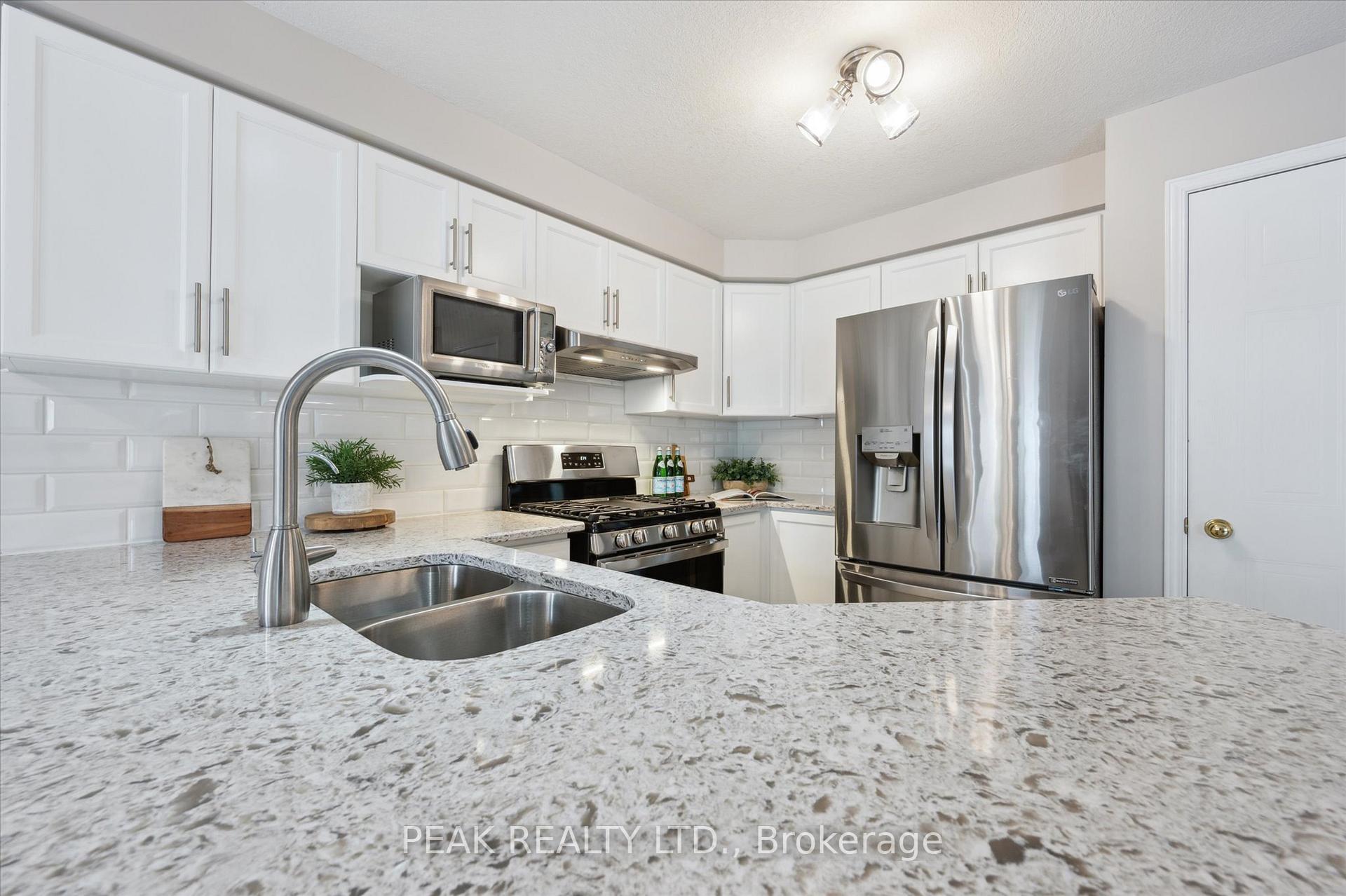 Photo 17 of 220 Colton Circle, Kitchener — HOMEH