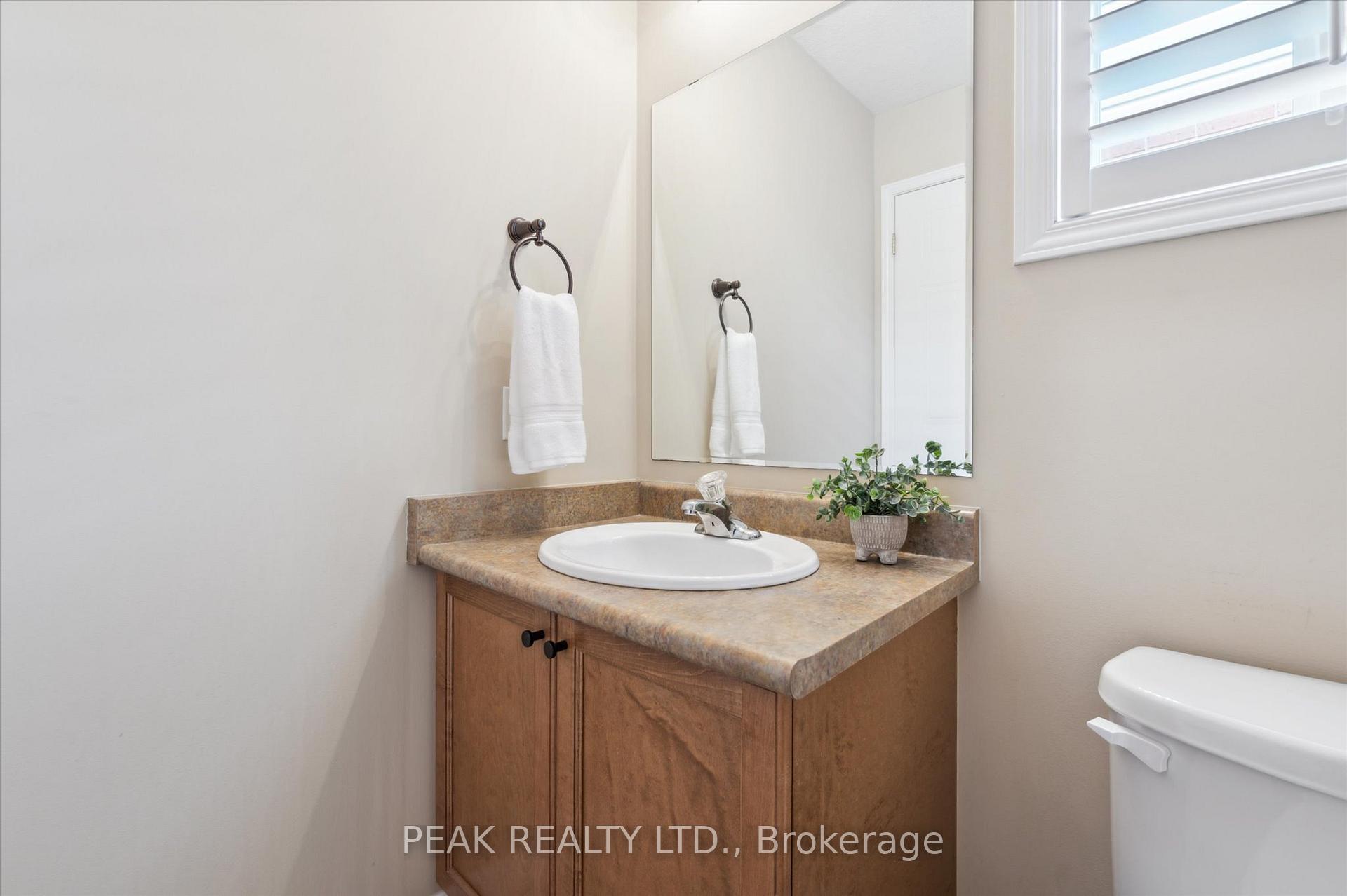 Photo 20 of 220 Colton Circle, Kitchener — HOMEH