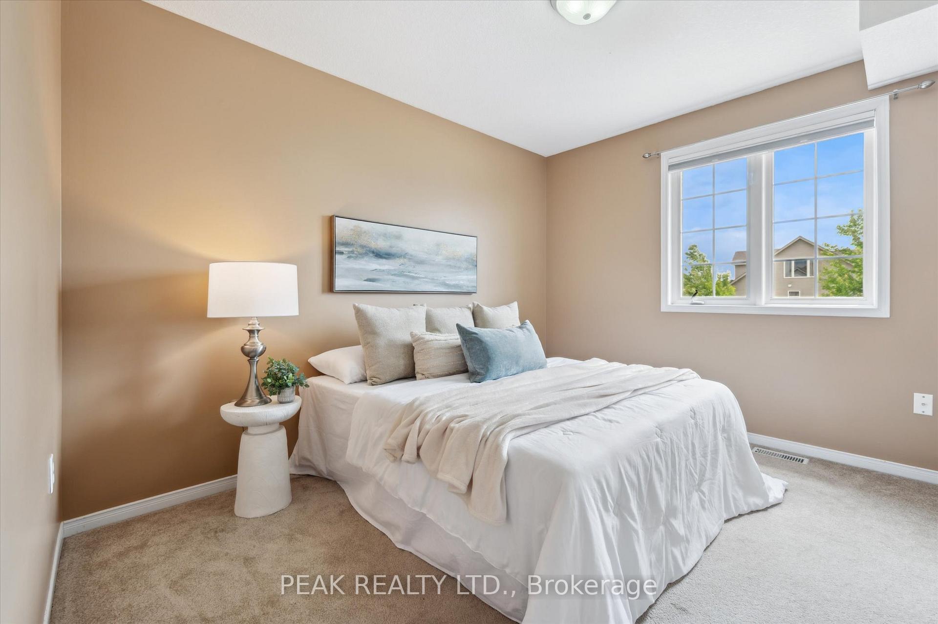Photo 21 of 220 Colton Circle, Kitchener — HOMEH