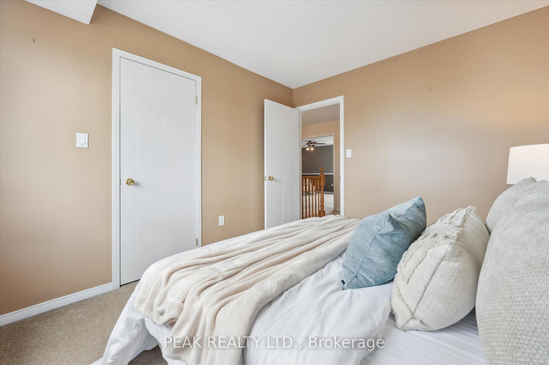 Photo 22 of 220 Colton Circle, Kitchener — HOMEH