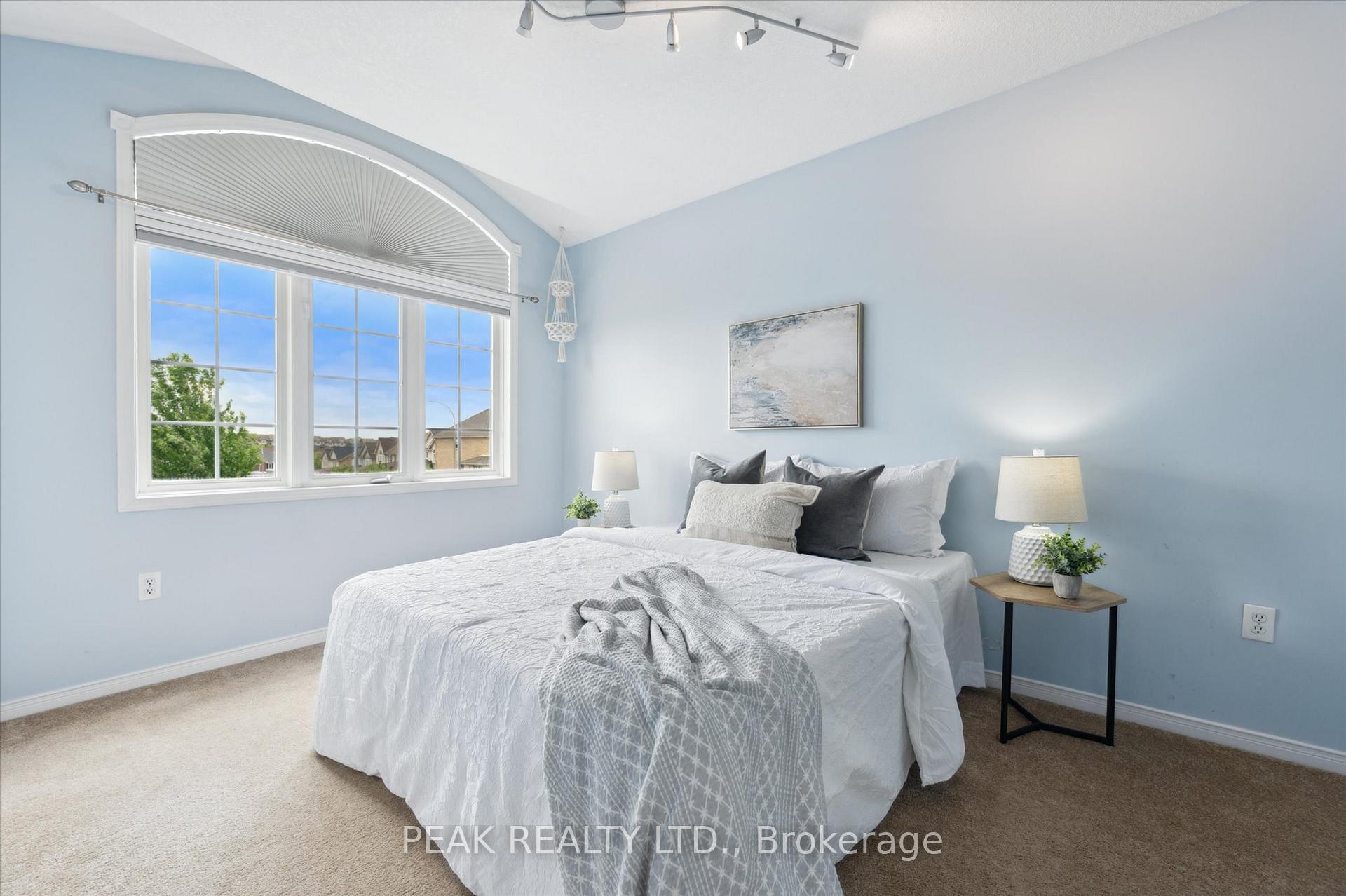 Photo 23 of 220 Colton Circle, Kitchener — HOMEH