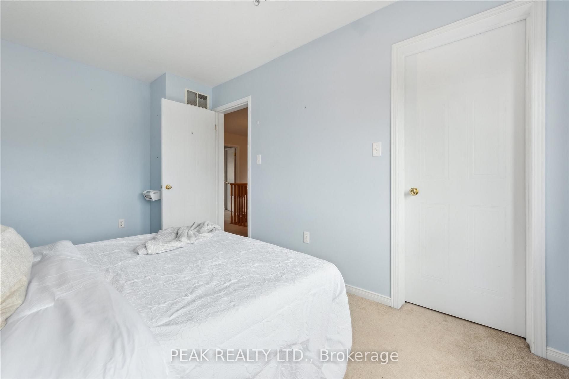 Photo 24 of 220 Colton Circle, Kitchener — HOMEH