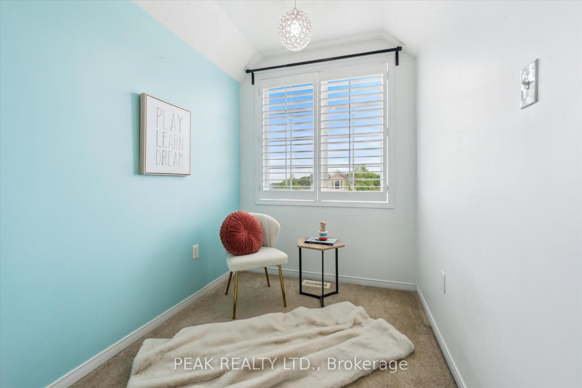 Photo 33 of 220 Colton Circle, Kitchener — HOMEH