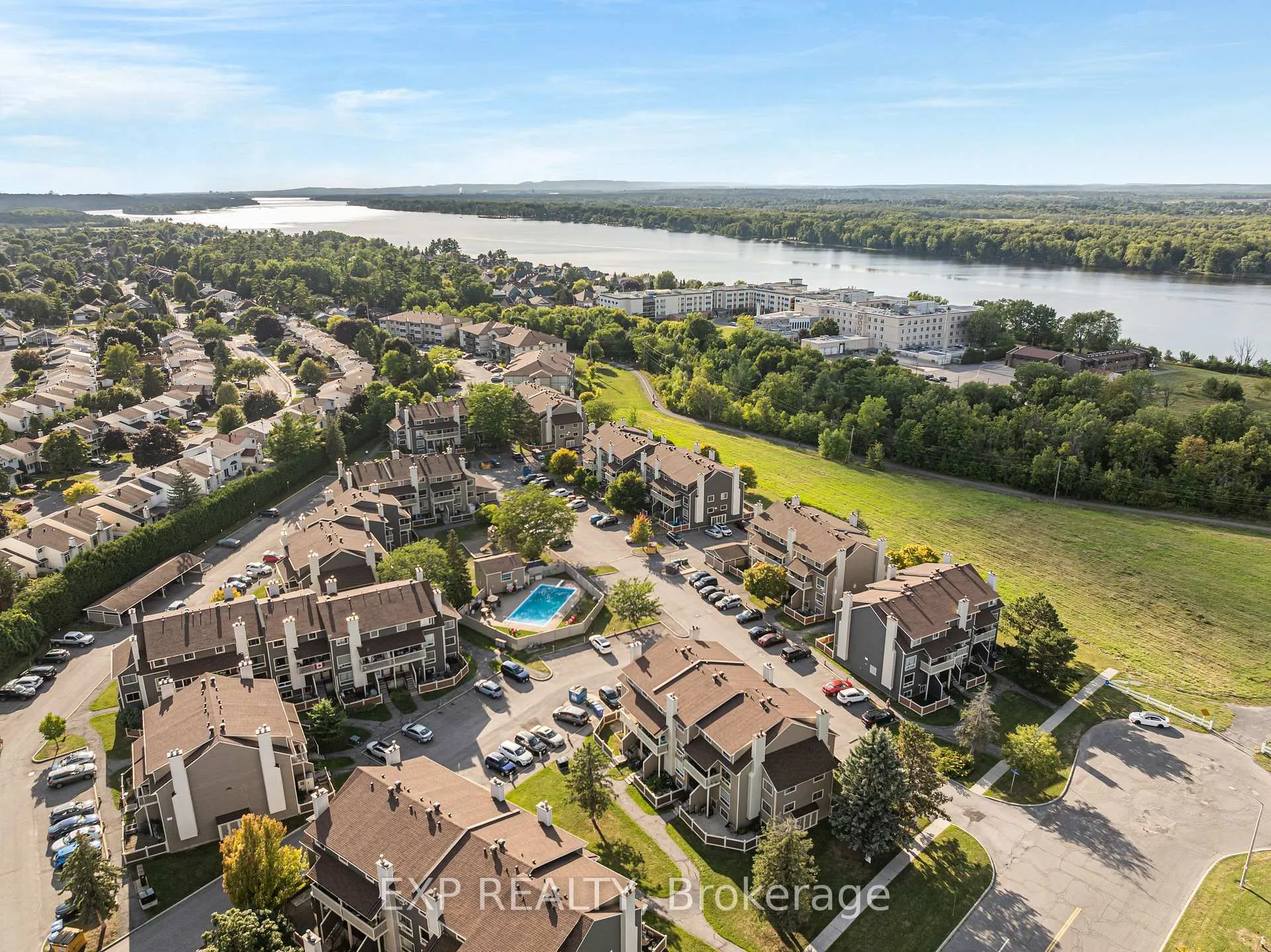 Photo 6 of Unit 77B, 754 St. Andre Drive, Ottawa, Hiawatha Park/Convent Glen — HOMEH