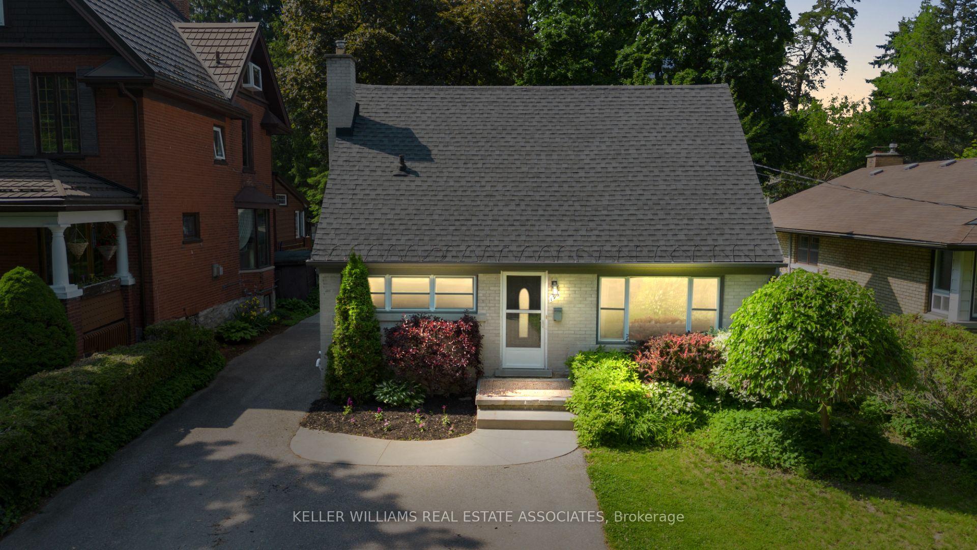 Front of 196 Sheldon Avenue N