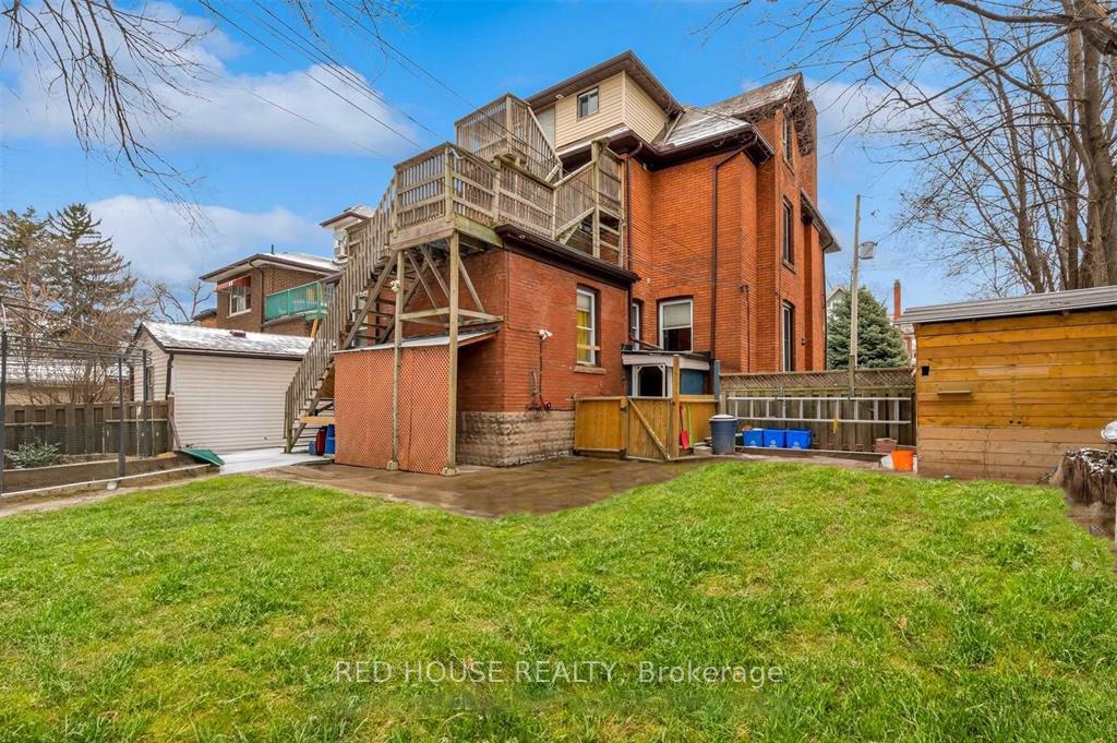 Photo 2 of 116 Fairholt Road S, Hamilton, Stripley — HOMEH