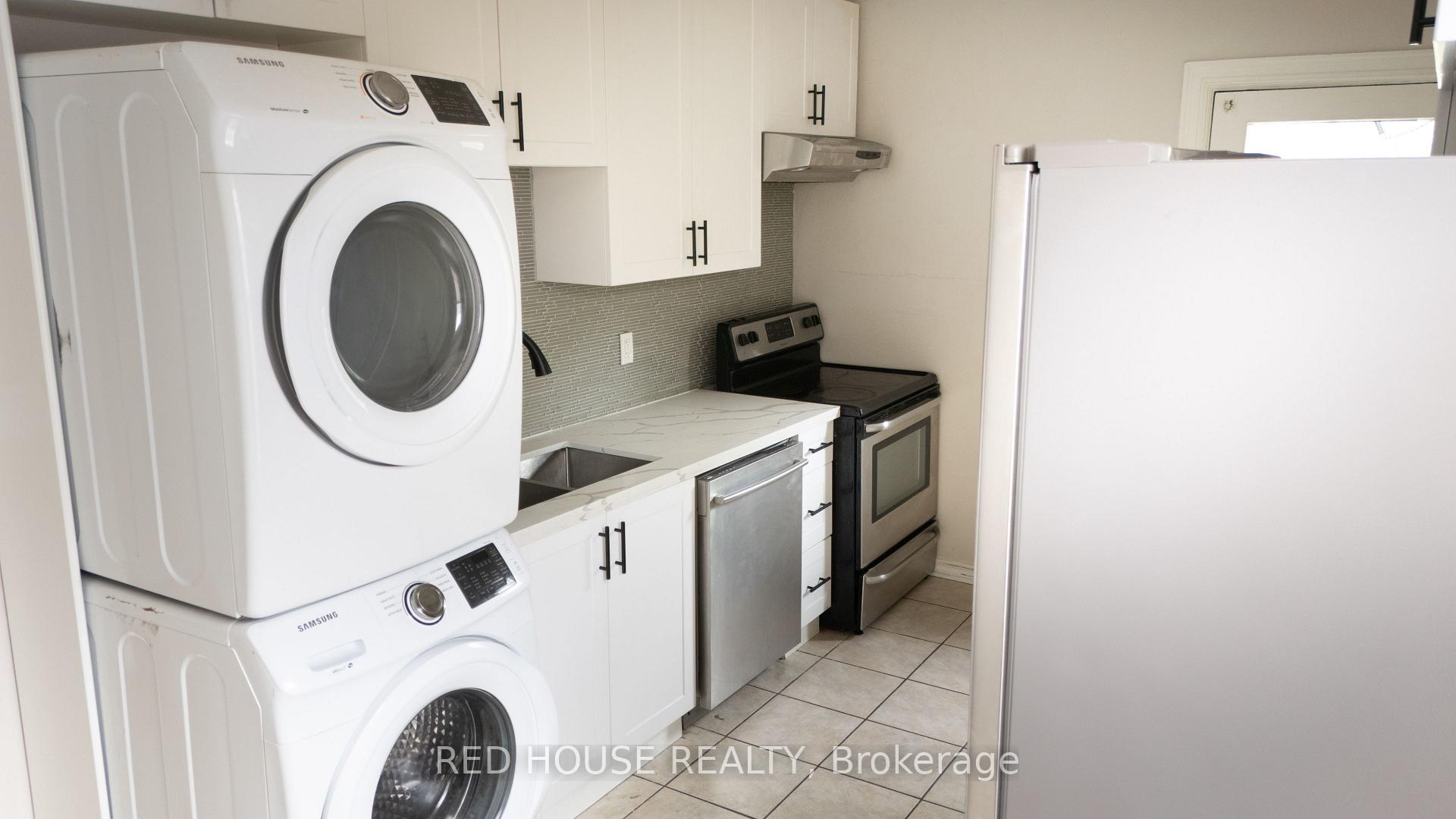 Photo 6 of 116 Fairholt Road S, Hamilton, Stripley — HOMEH