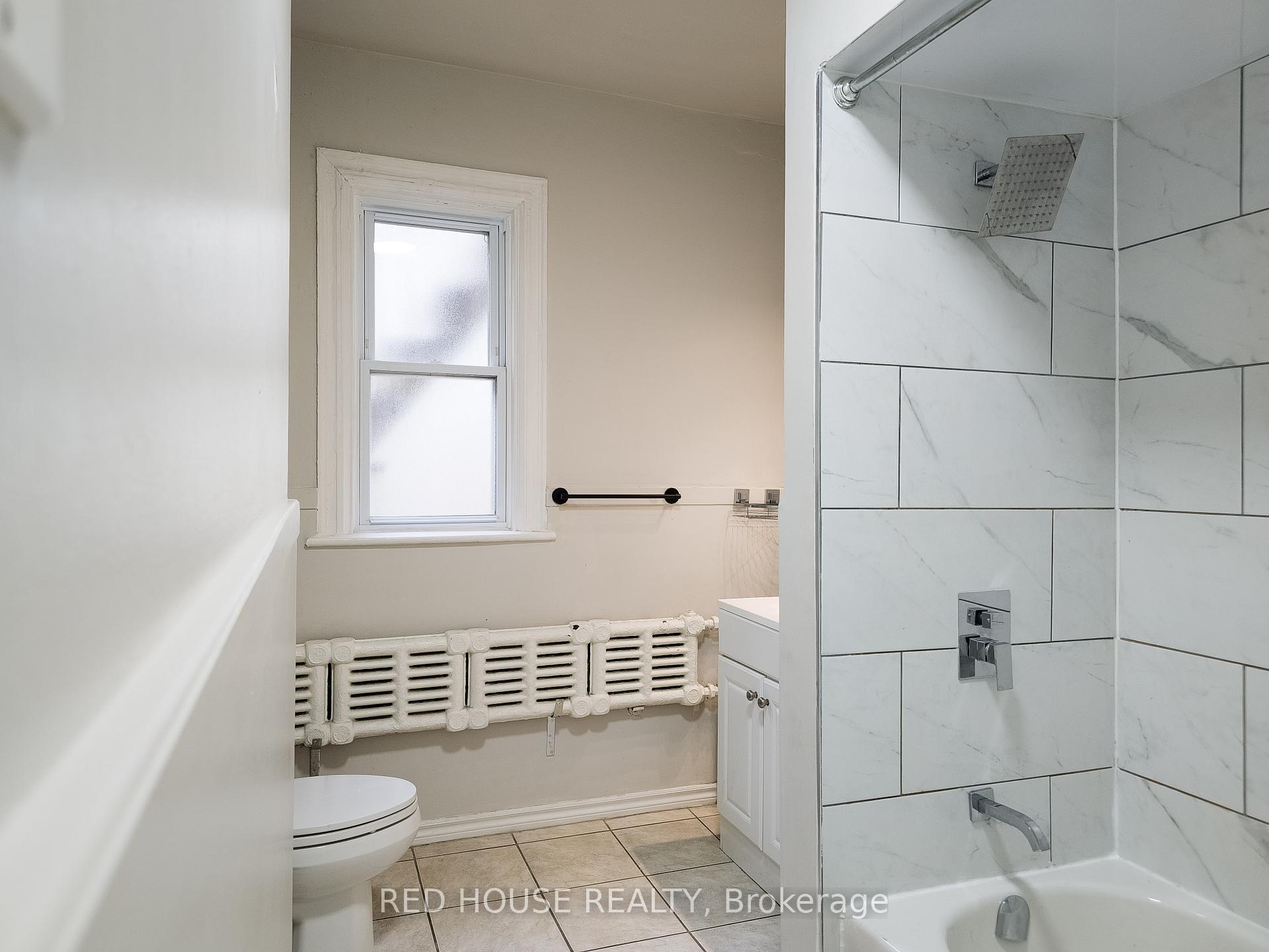 Photo 7 of 116 Fairholt Road S, Hamilton, Stripley — HOMEH