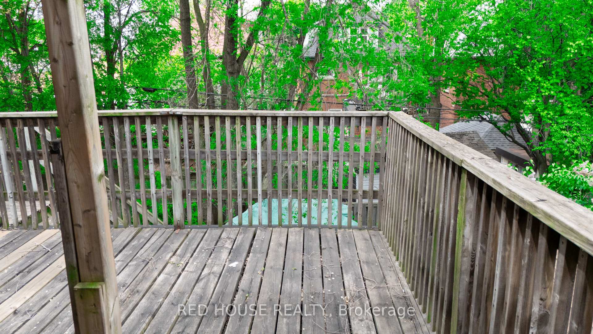 Photo 12 of 116 Fairholt Road S, Hamilton, Stripley — HOMEH